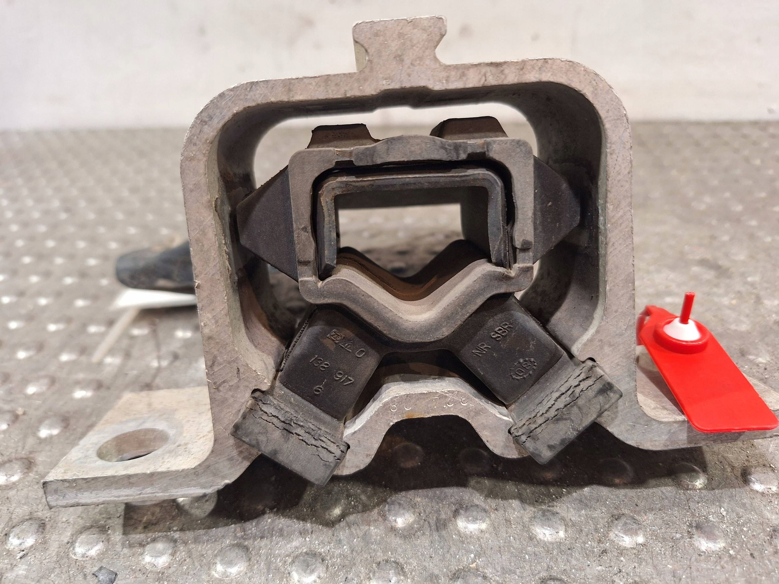 holder engine mount 805581 DACIA SANDERO 1.4 8V 08