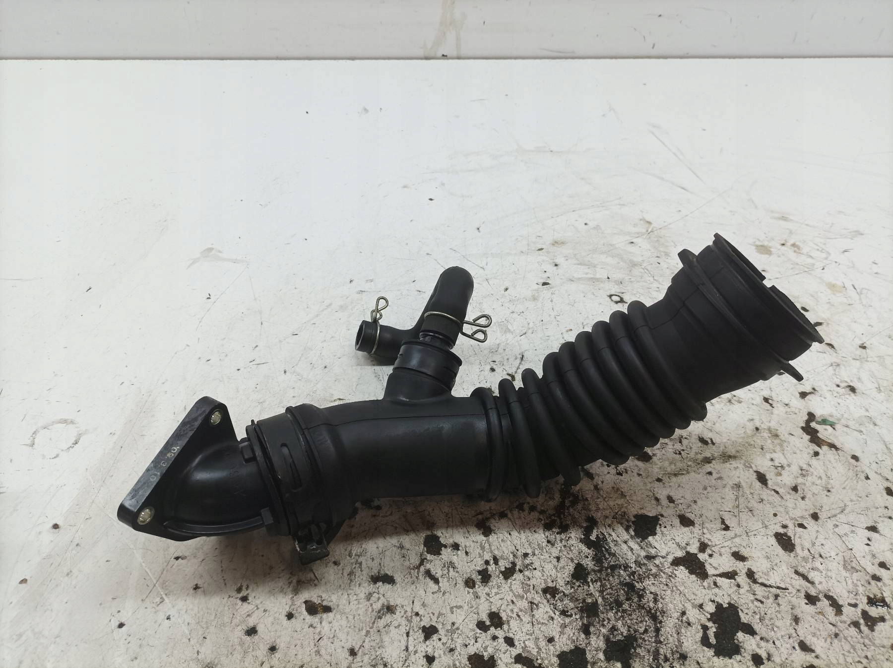 air hose 1.4 D4D Toyota Auris and (2006-2012)