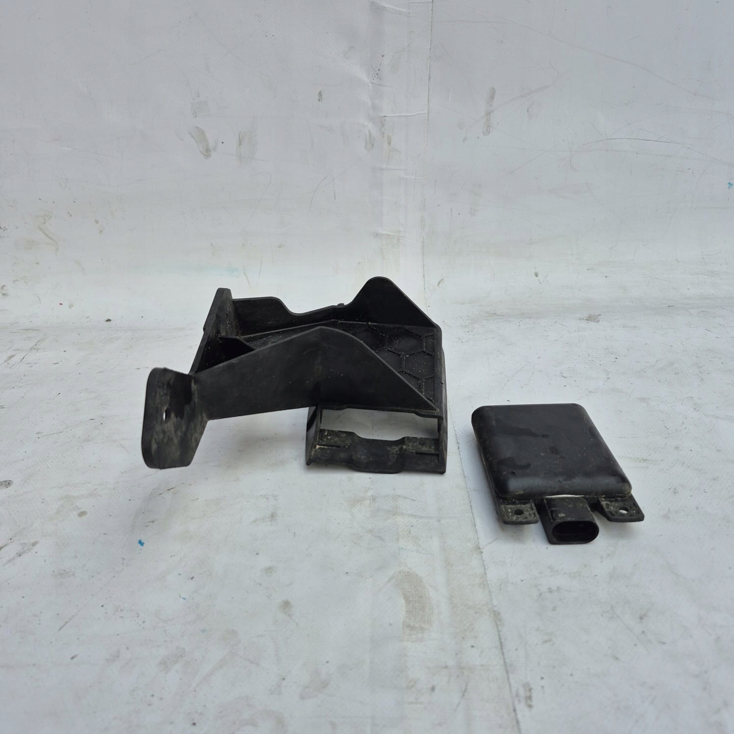 VW GOLF VII SPORTSVAN module ASYSTENT changes right + holder 5Q0907686B