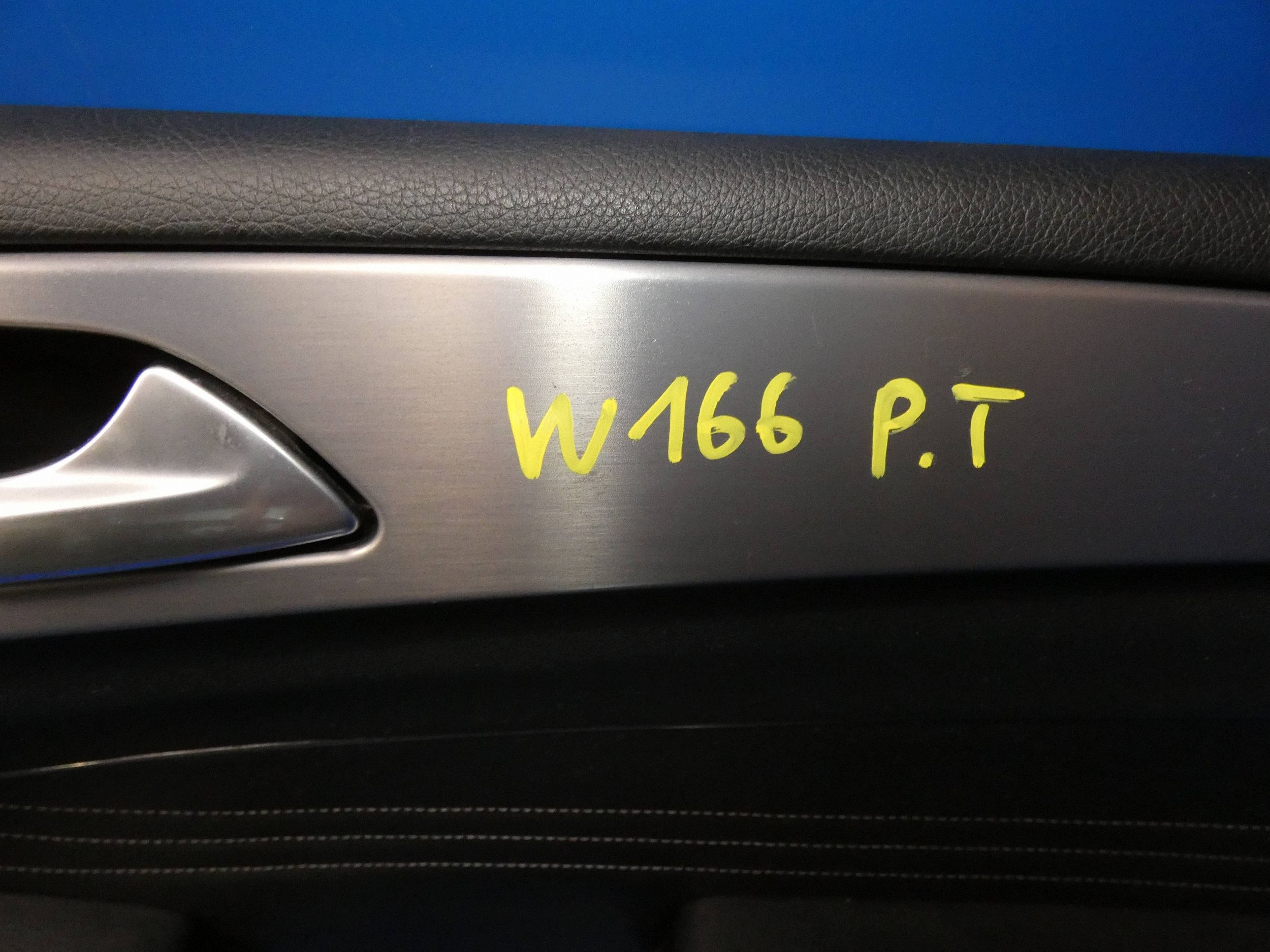 MERCEDES ML W166 side upholstery door right rear part