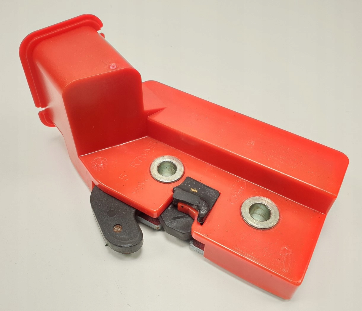 Замок спинки заднего сидения FORD Focus MK2