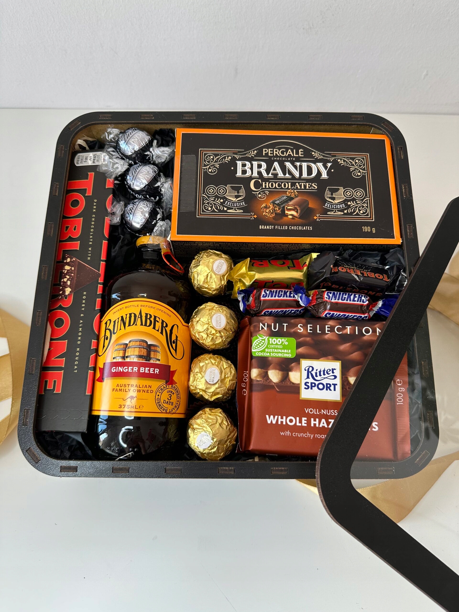 Levně Dřevěný box Premium uzavíratelný, sladkosti, nealkoholický nápoj