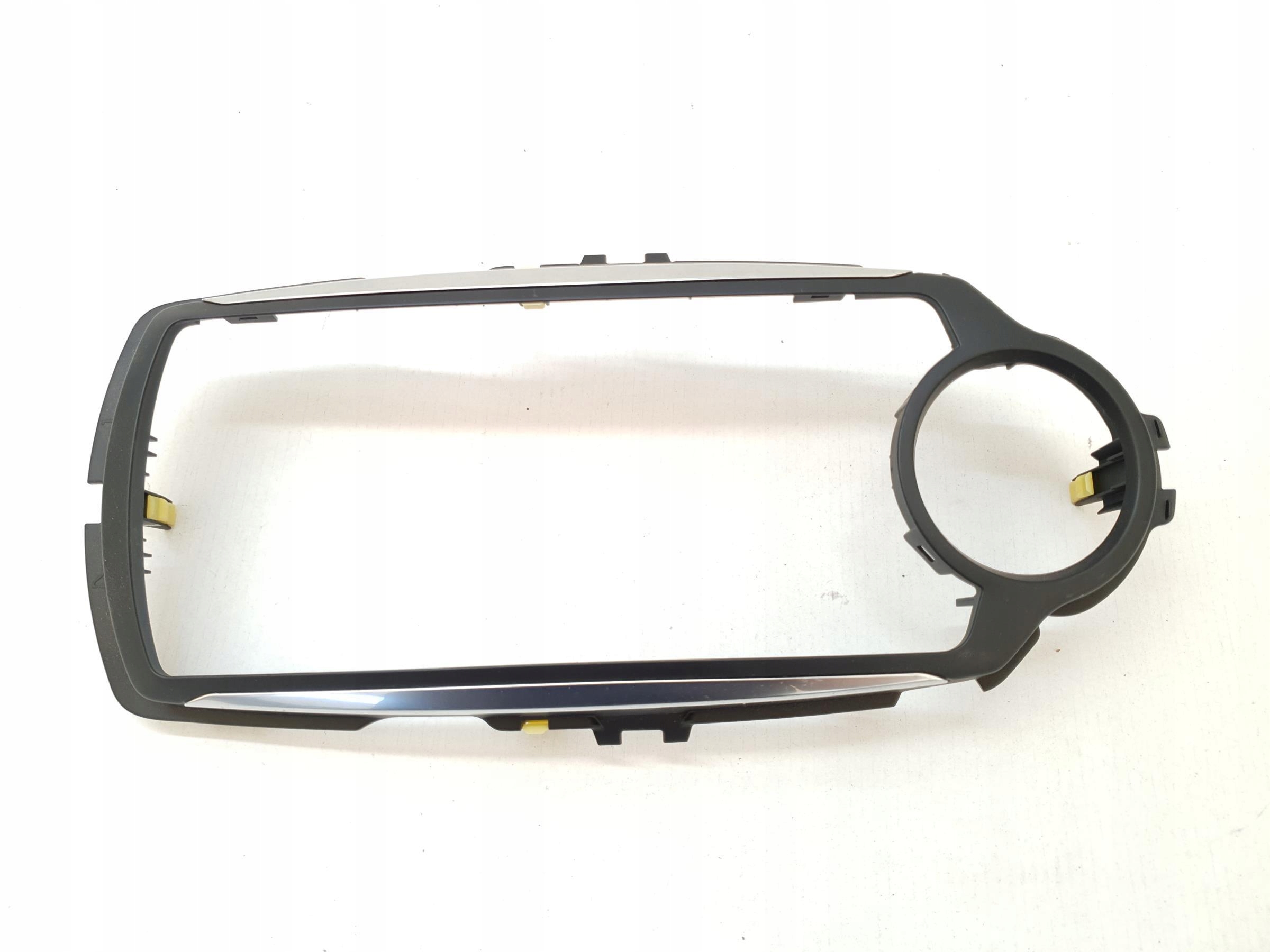 RAMKA RADIA TOYOTA YARIS III