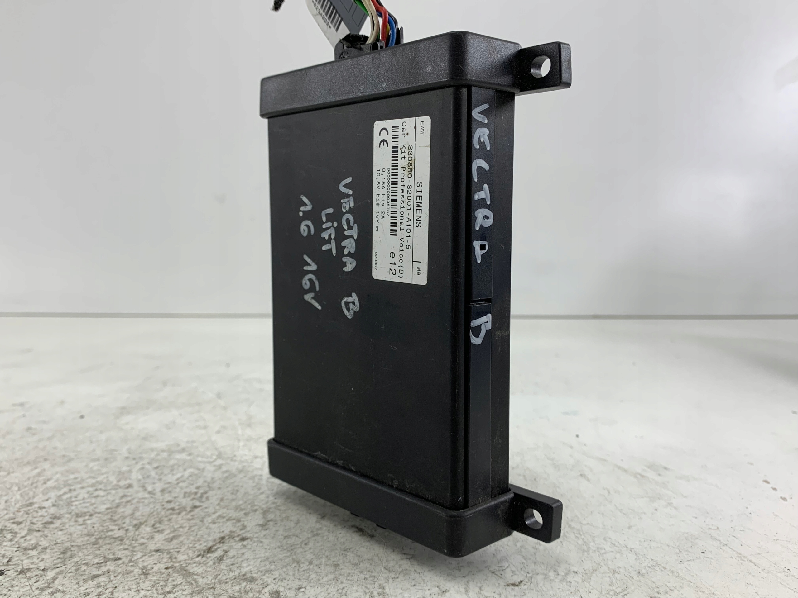 OPEL VECTRA B control unit module TELEFONU S30880-S2001-A101-5 SIEMENS