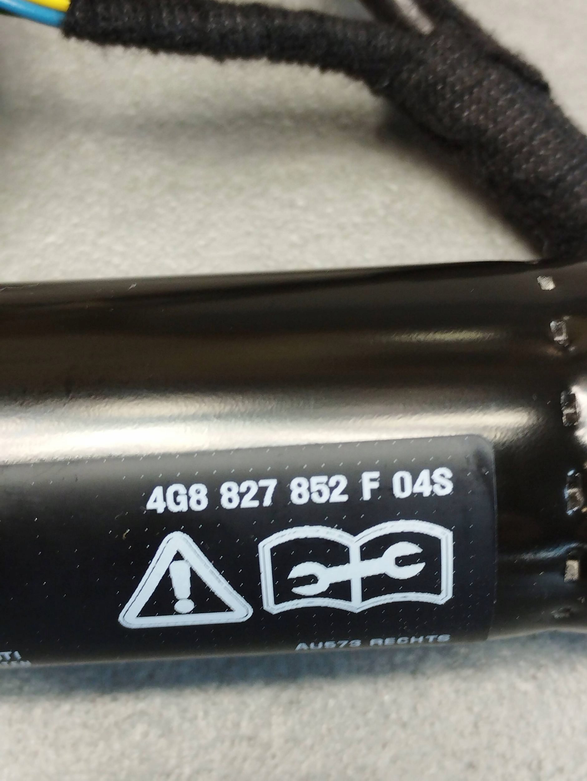 Audi A7 4G 2016 damper bonnet right rear part 4G8827852F