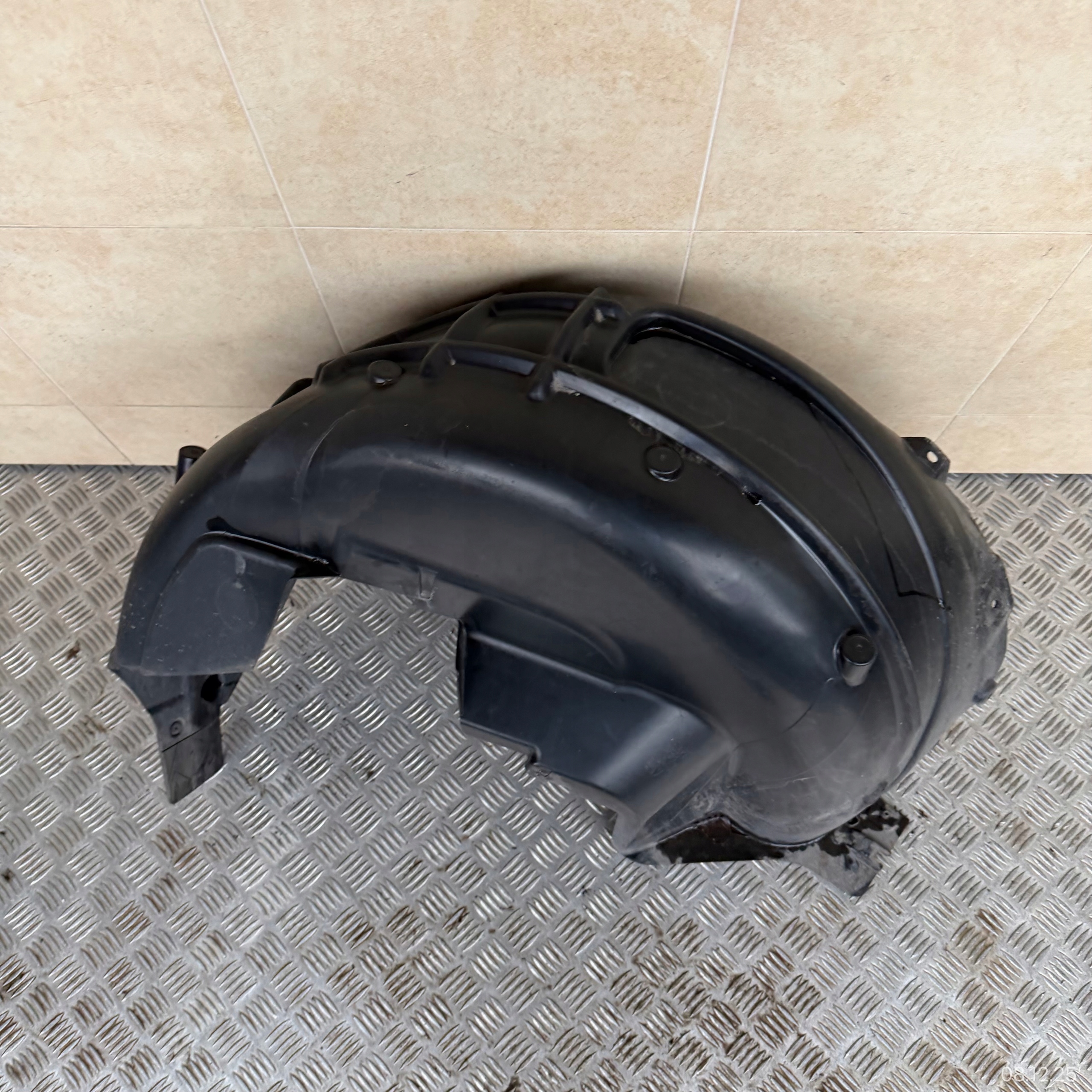 mudguard rear. right PEUGEOT 5008 II 9816602480