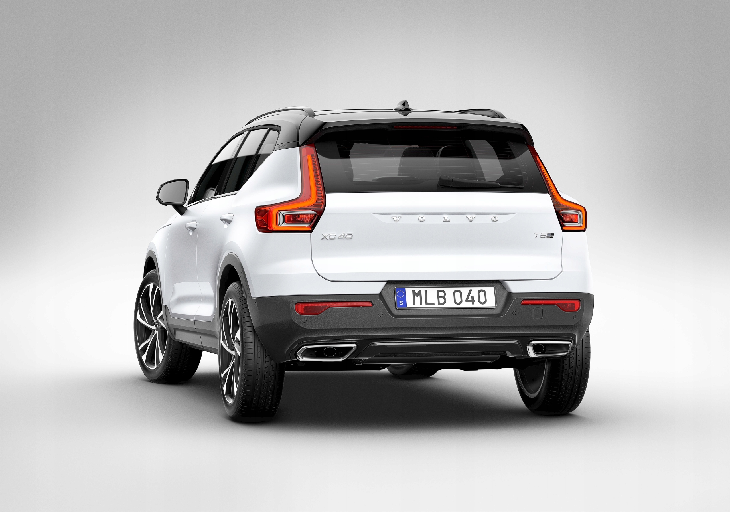 VOLVO XC40 2021 LISTWA NAKŁADKA PROGU PRZÓD PRAWA Numer katalogowy oryginału 32289844