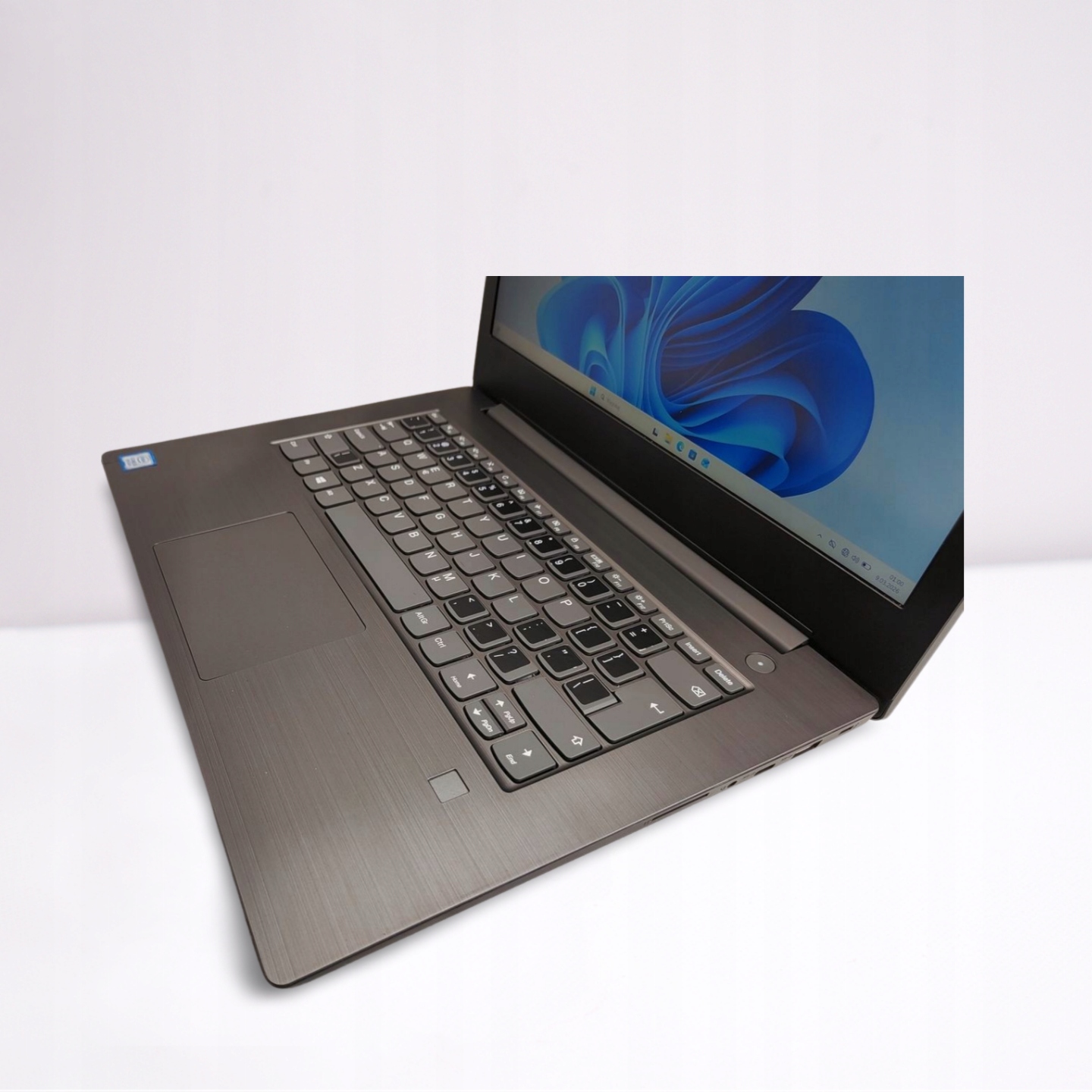 Lenovo V330-14IKB