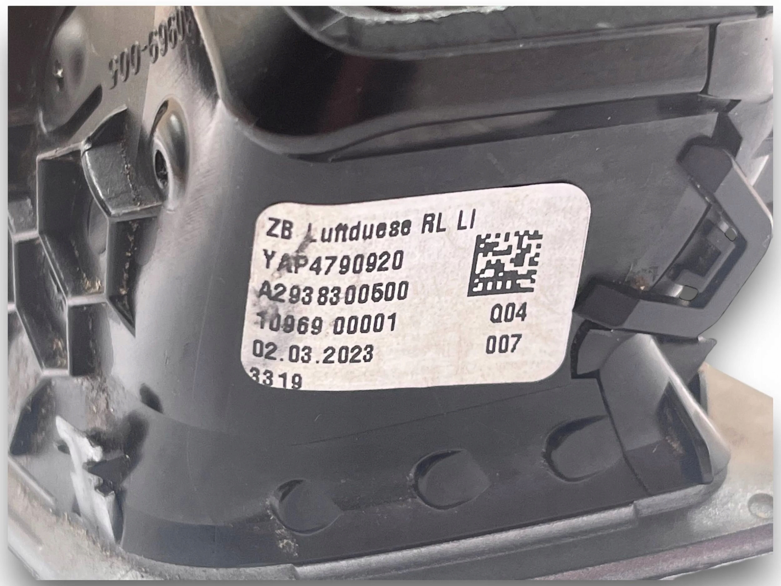 MERCEDES EQC grid air conditioning devices 2938300500 @M