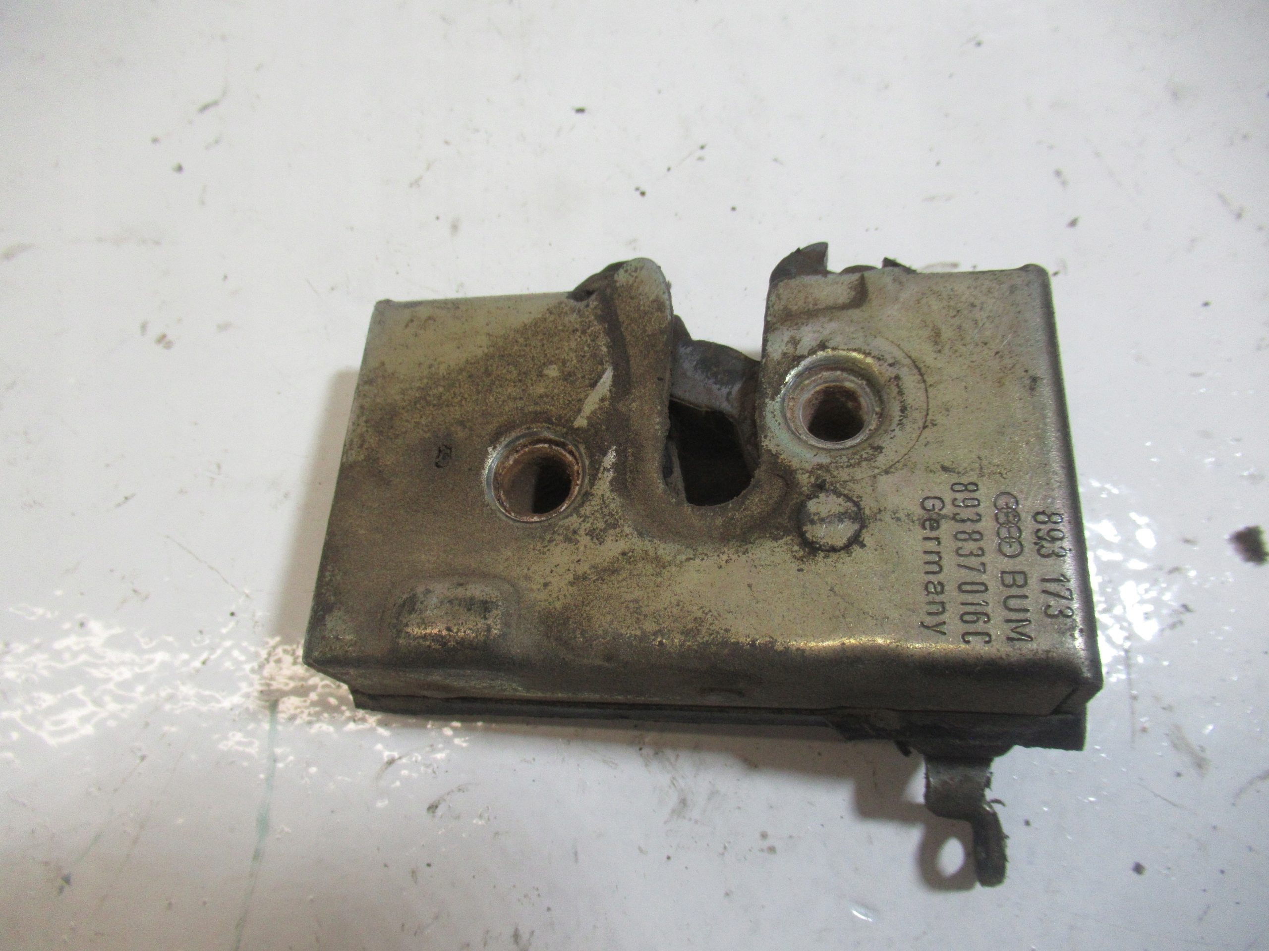 lock door right front AUDI 80 B3 893837016C