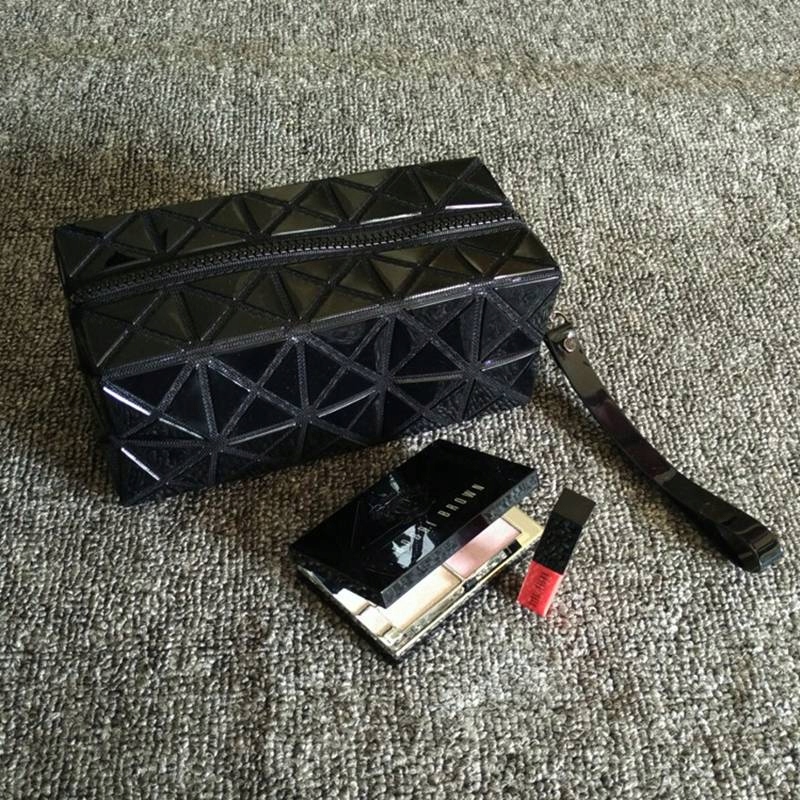 ORGANIZER ETUI KOSMETYCZKA TOREBKA NA KOSMETYKI Kolor srebrny