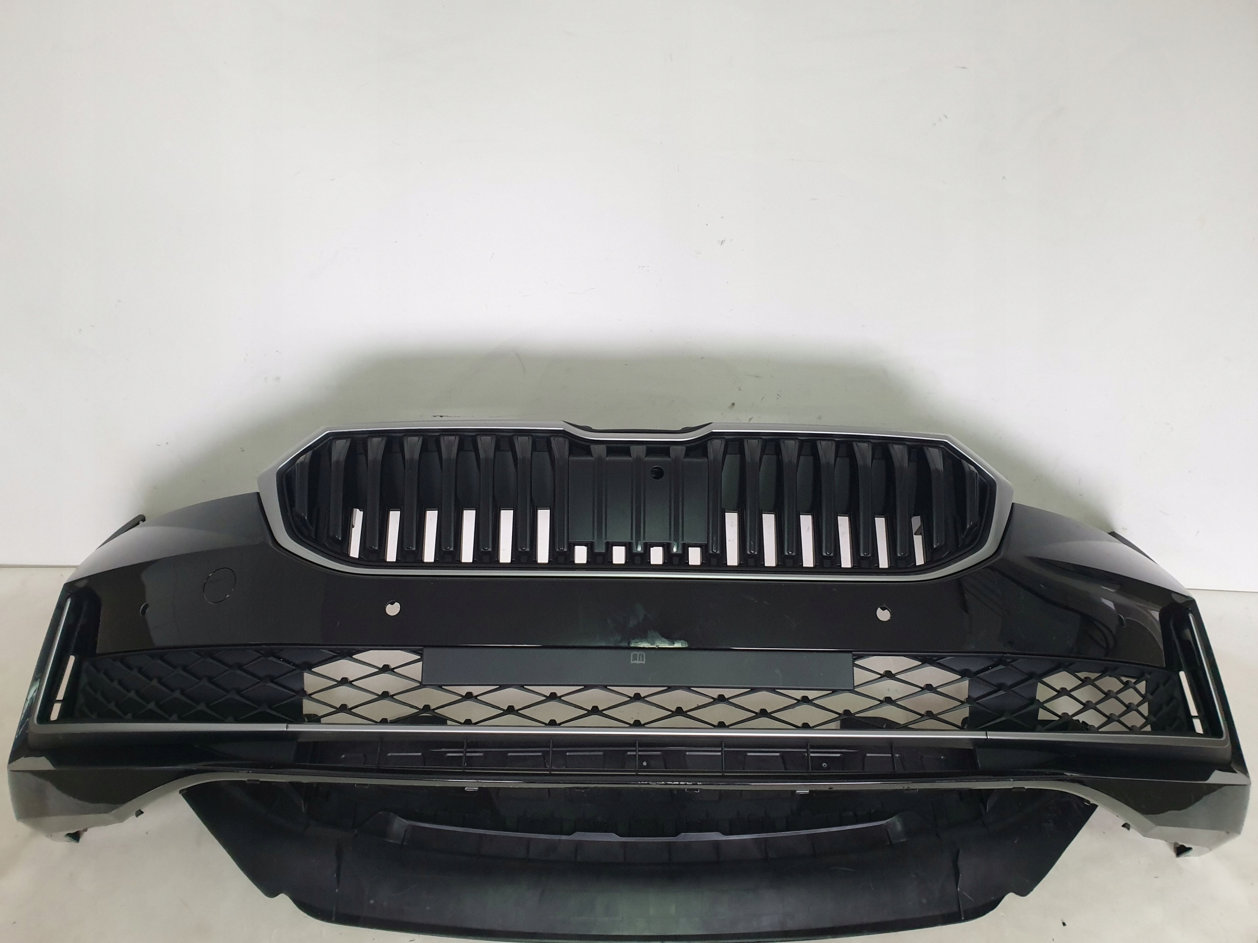 SKODA SUPERB IV 3P0 23-> bumper front front 4 x PDC cover 3P0807221