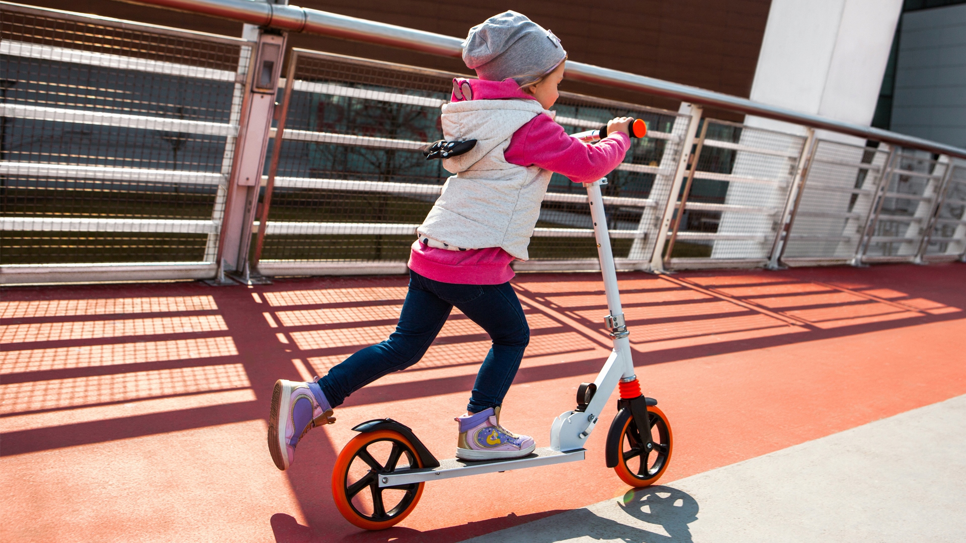 DUŻA HULAJNOGA LIONELO SKŁADANA LEKKA DO 100KG AMORTYZATOR DUŻE KOŁA STOPKA Hamulec tak