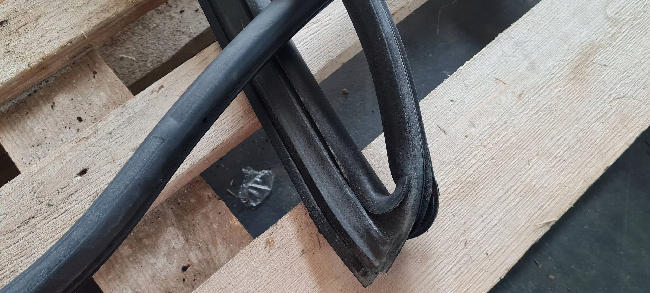 SQ8 4M RSQ8 Q8 gasket rubber door left left front 4M8831707D