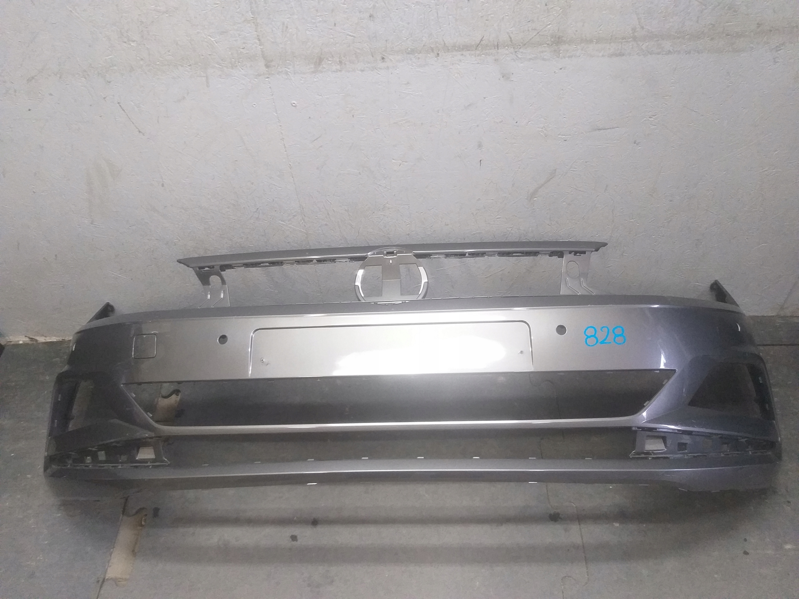 PARAURTI ANTERIORE VW POLO 2G 17