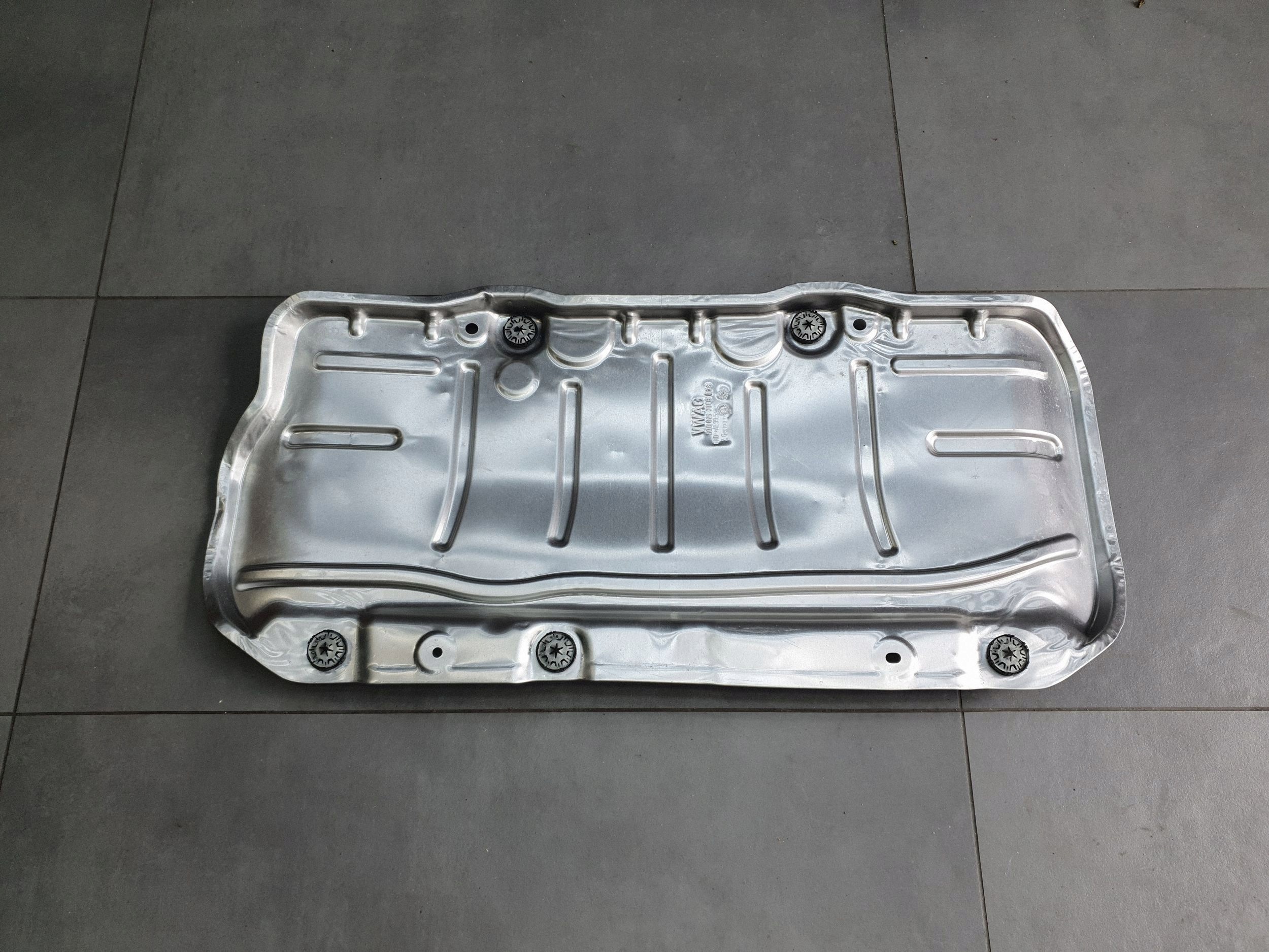 Audi A3 8Y hb Blende Abdeckung termiczna 5Q0825701E