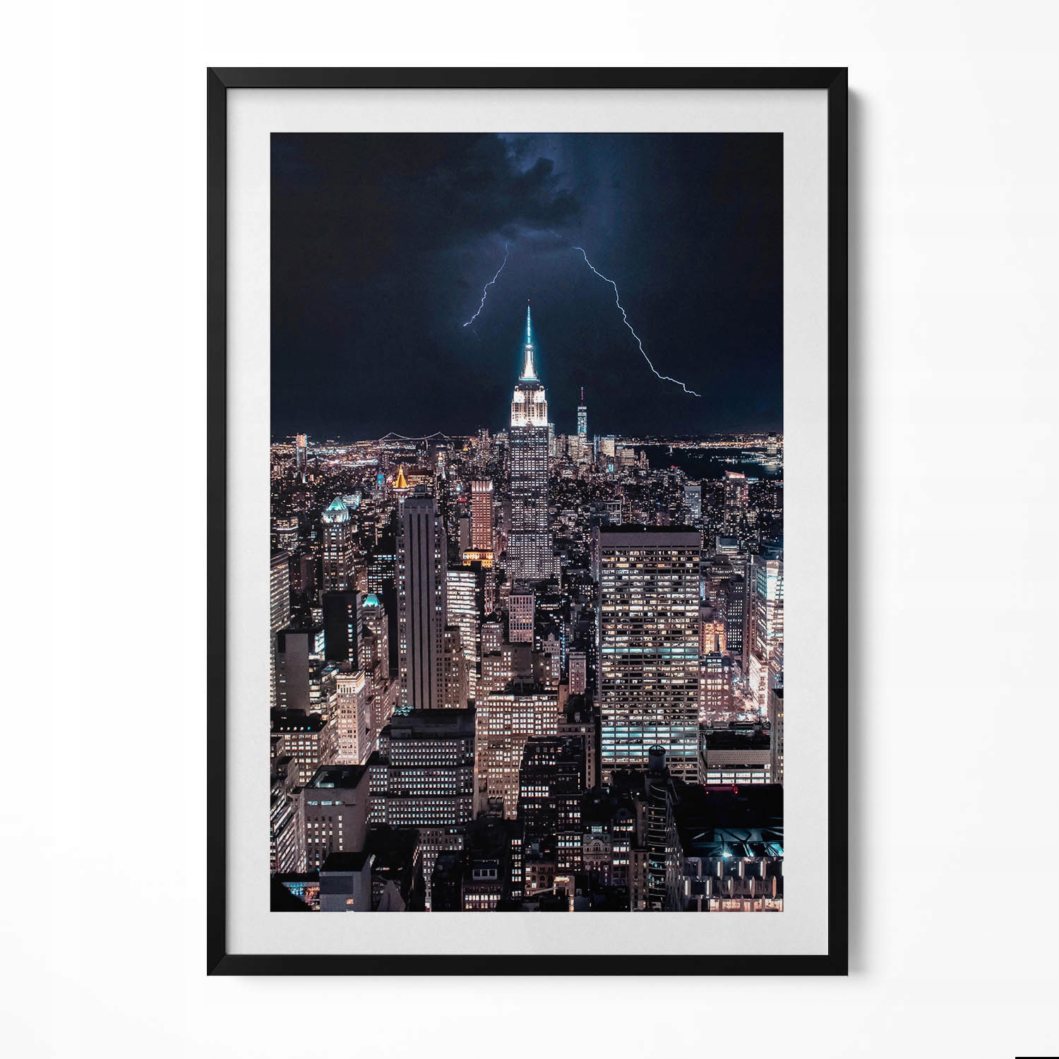 Závěsný obraz rámeček černé barvy New York Mrakodrapy v noci 70 x 100 cm