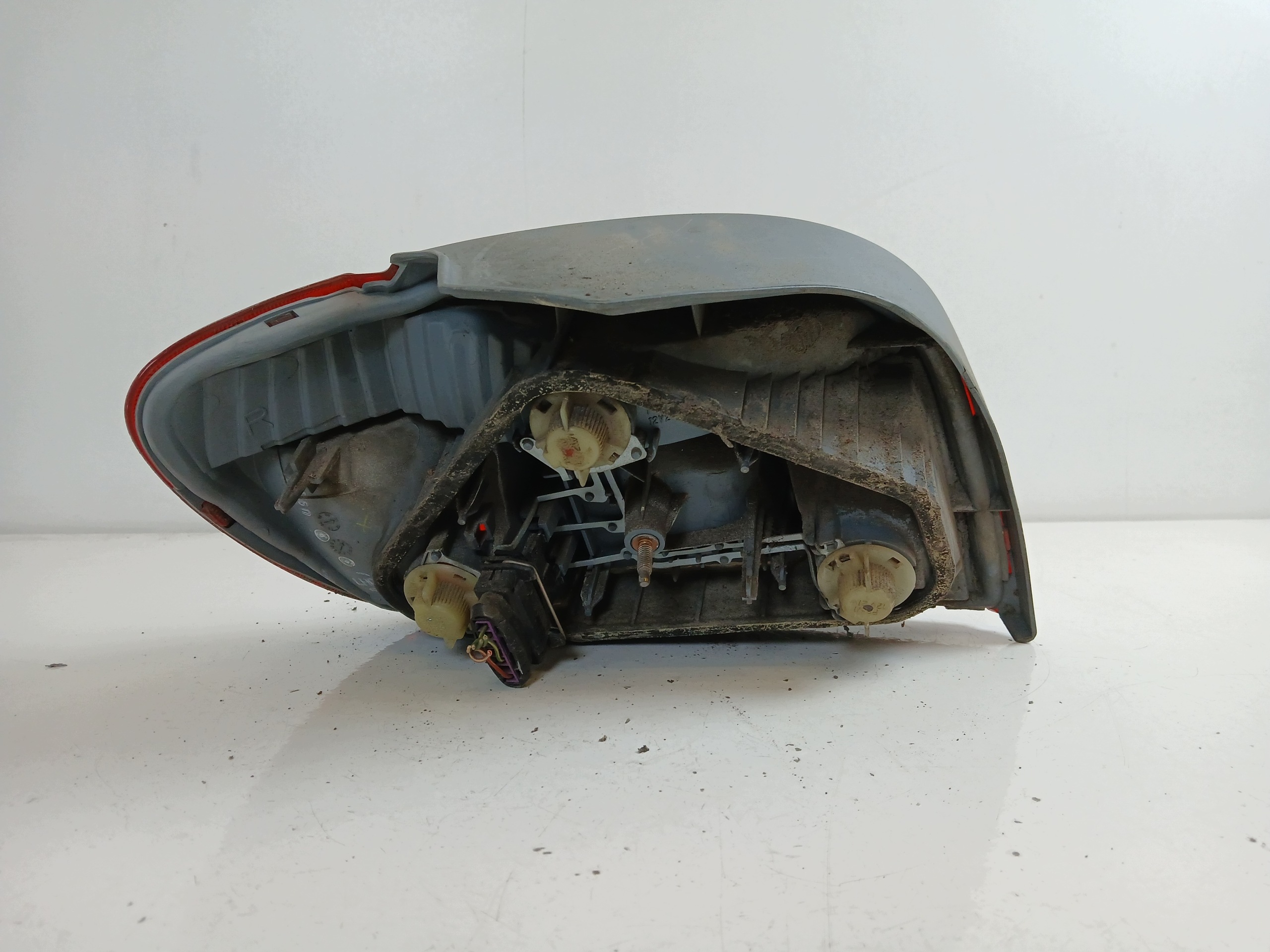 TOYOTA YARIS and light right rear part