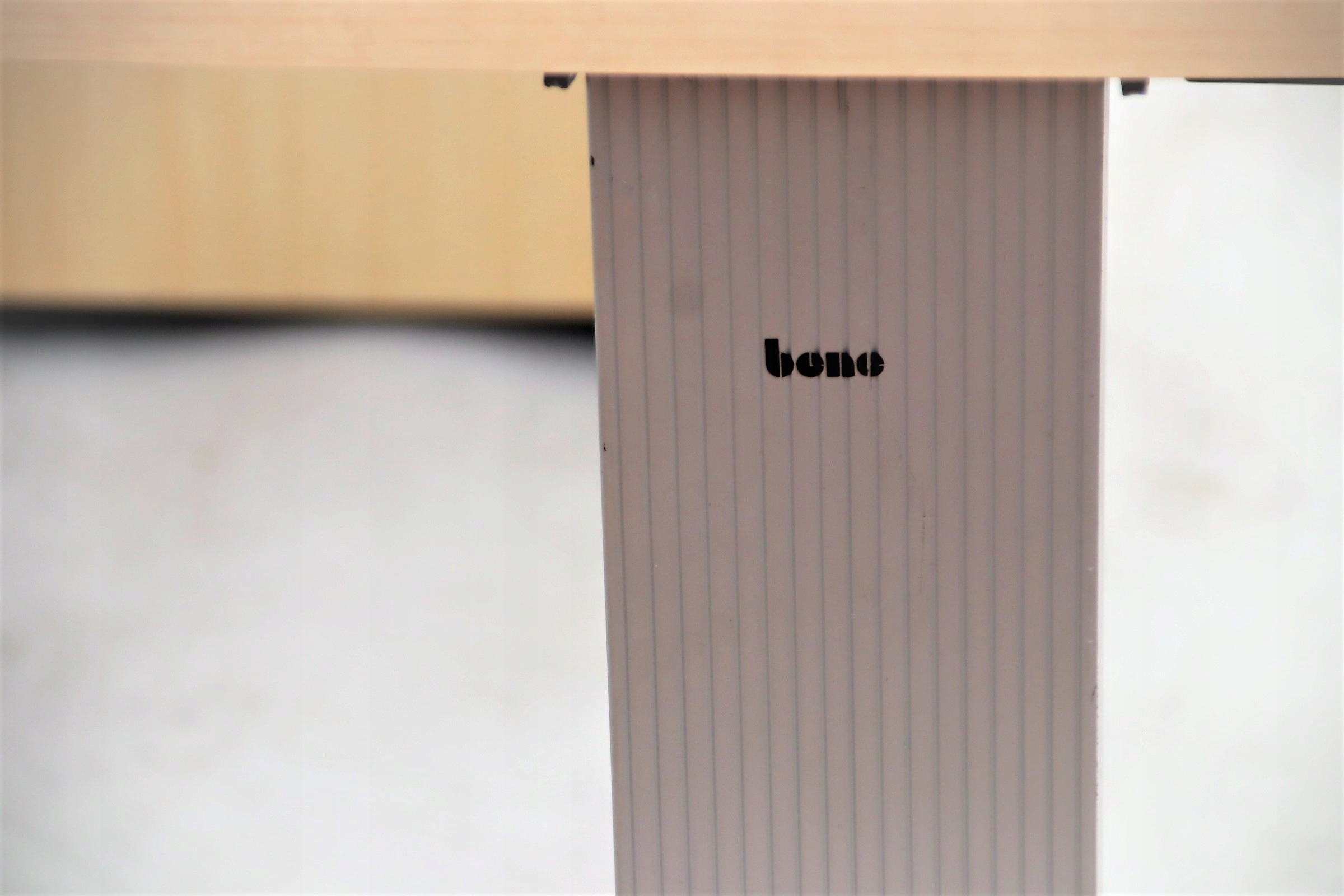 biurko Bene 160 x 80 klon Szerokość przestrzeni na nogi 150 cm