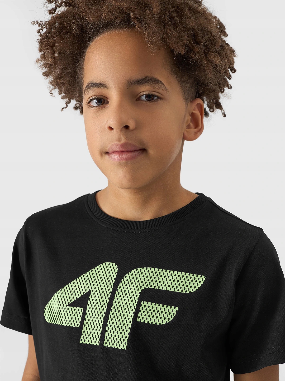 4F T-SHIRT CHŁOPIĘCY Z NADRUKIEM KOSZULKA DZIECIĘCA BAWEŁNIANA BASIC SS24 Kod producenta TTSHM1115