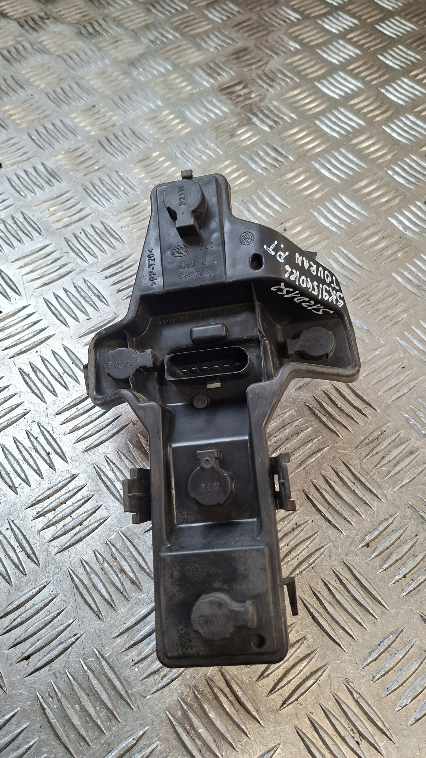light housing right rear part VW TOURAN and