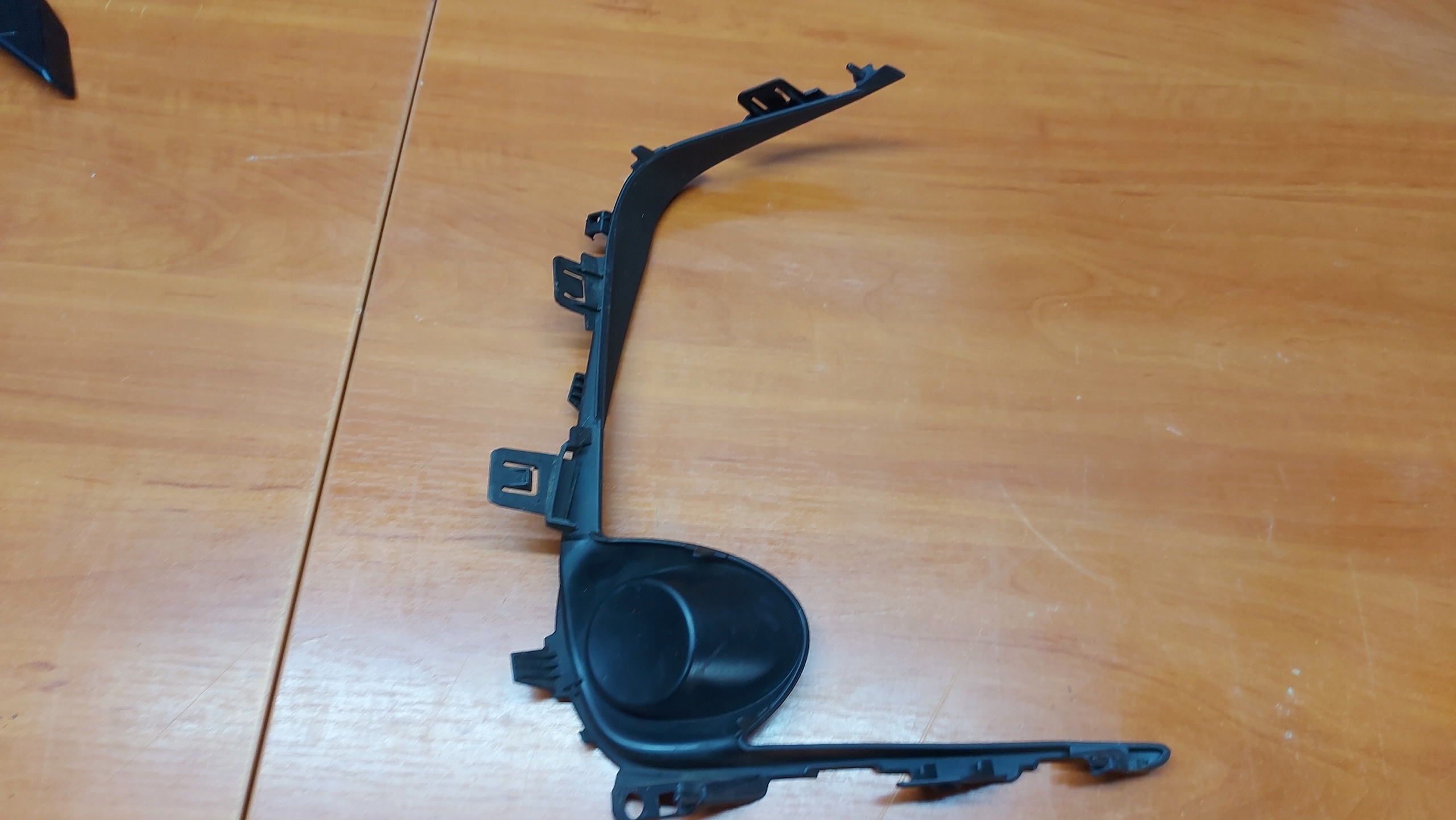 lišta nárazníku levá levý předek TOYOTA COROLLA E21 18- SEDAN