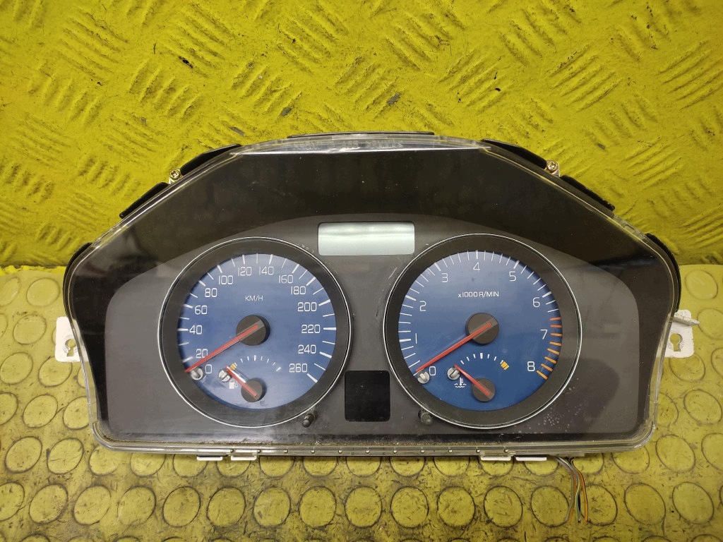 VOLVO V50 dials 30669182