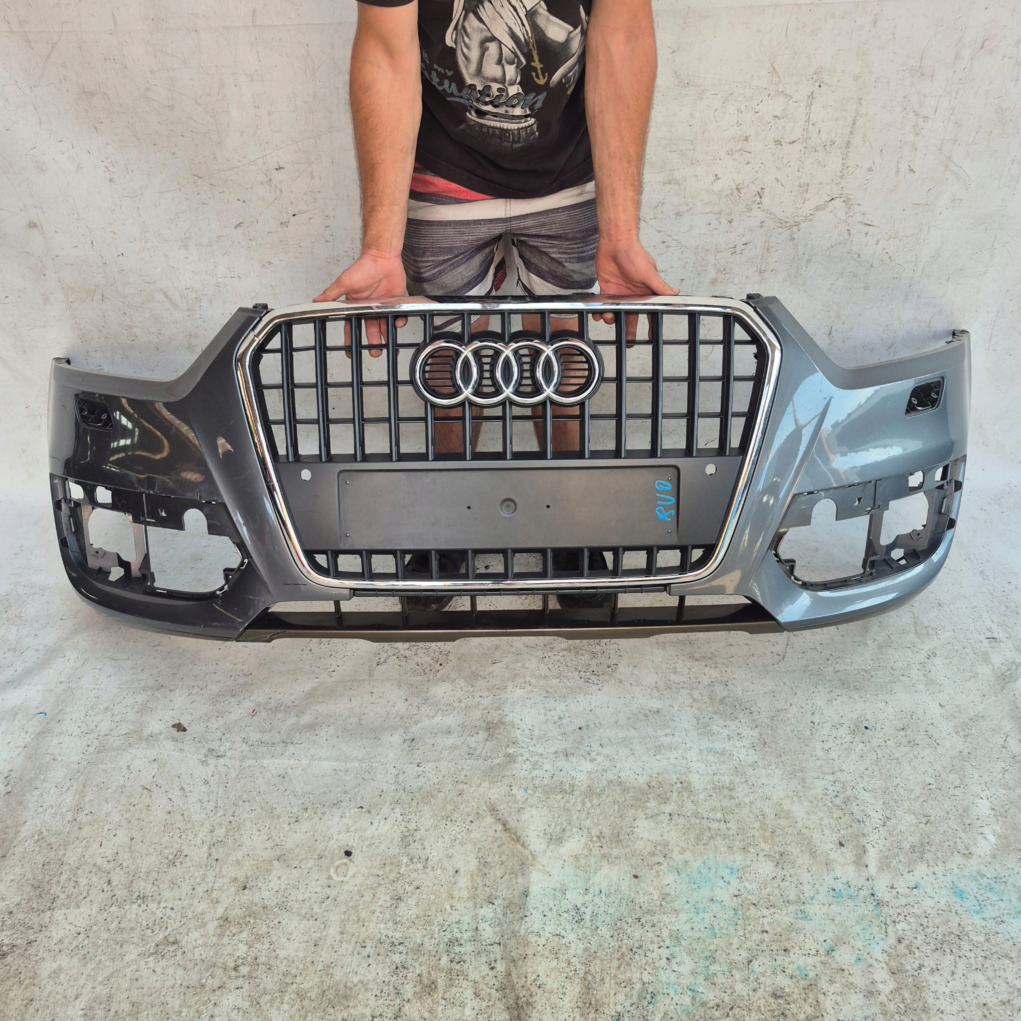AUDI Q3 and 1 8U 11-14 bumper front front washer 4XPDC