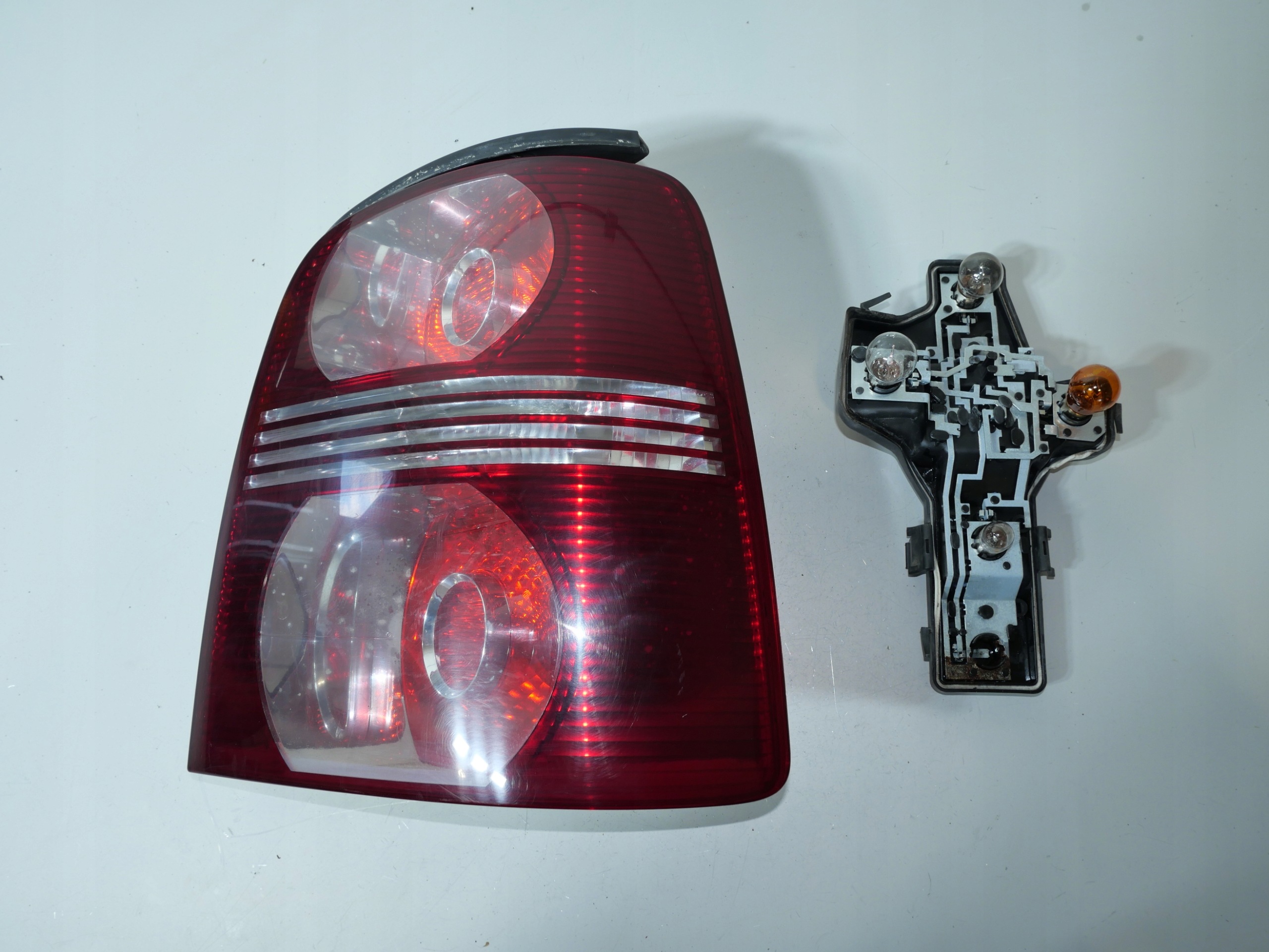 light right rear rear part VW TOURAN and LIFT 1T0945096N