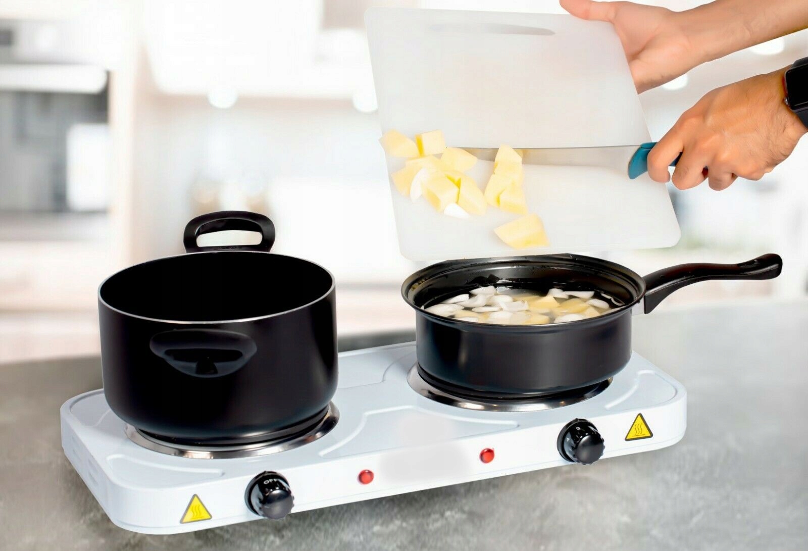 elektrický dvouplotýnkový vařič bílý