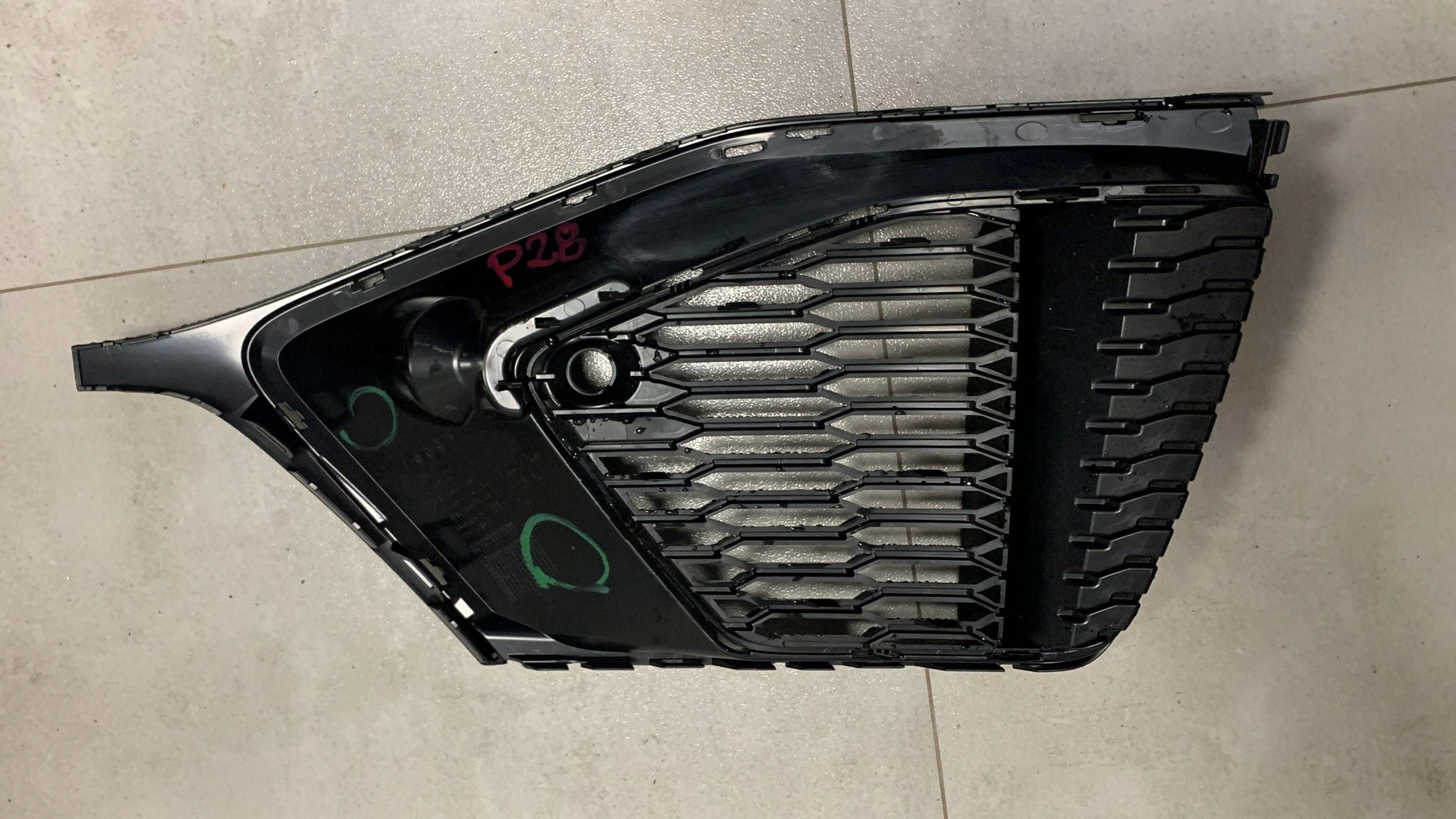 AUDI Q8 S-LINE SQ8 4M8 18- bumper grid left
