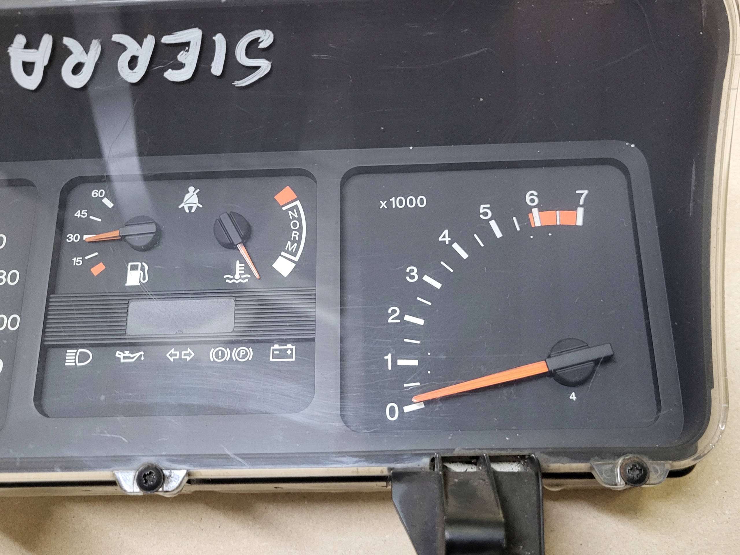 dials clock FORD SIERRA 2.0 BENZ. OE EUROPA