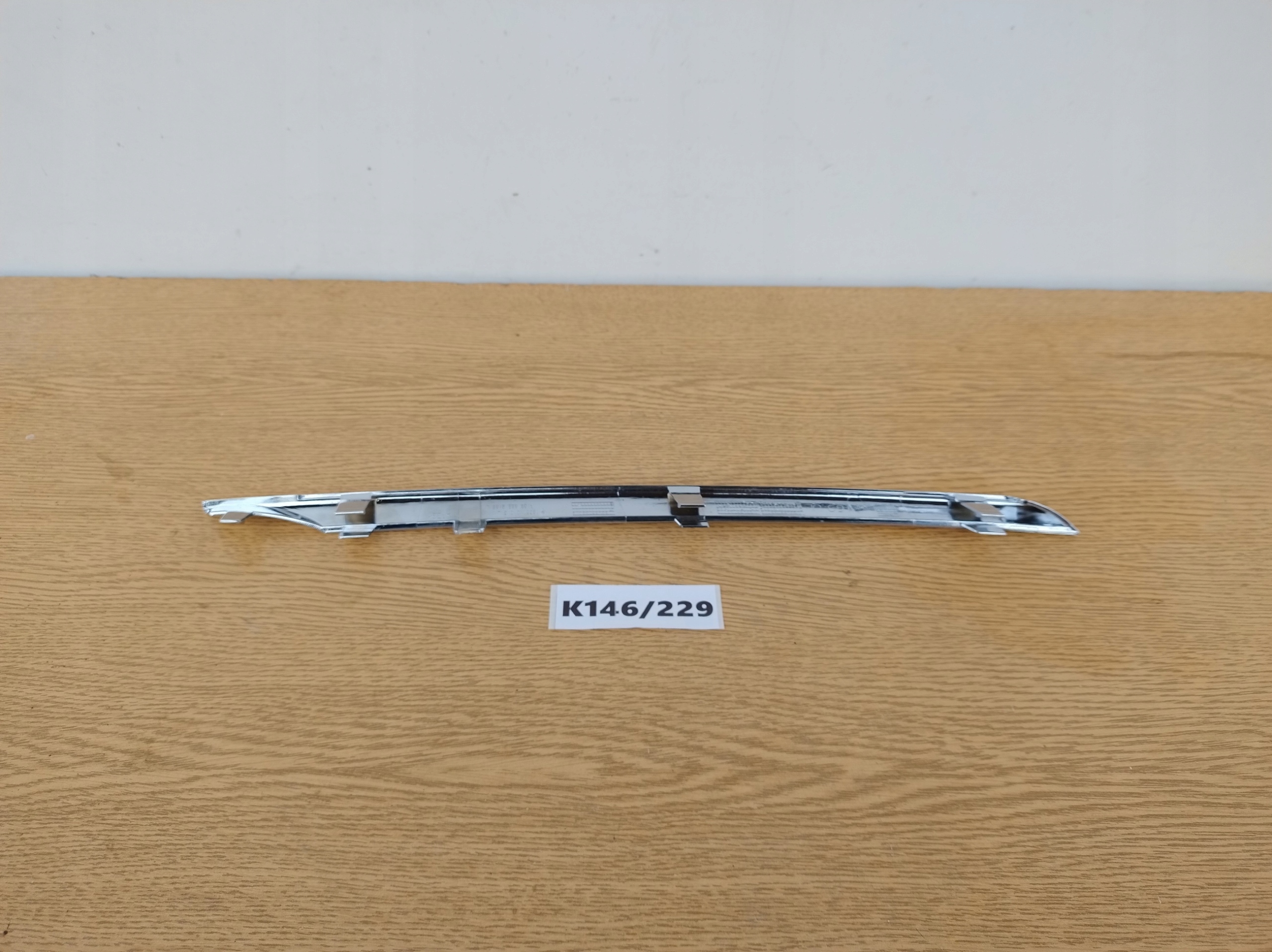 MERCEDES A-KLASA LIFT FL left moulding grille lower