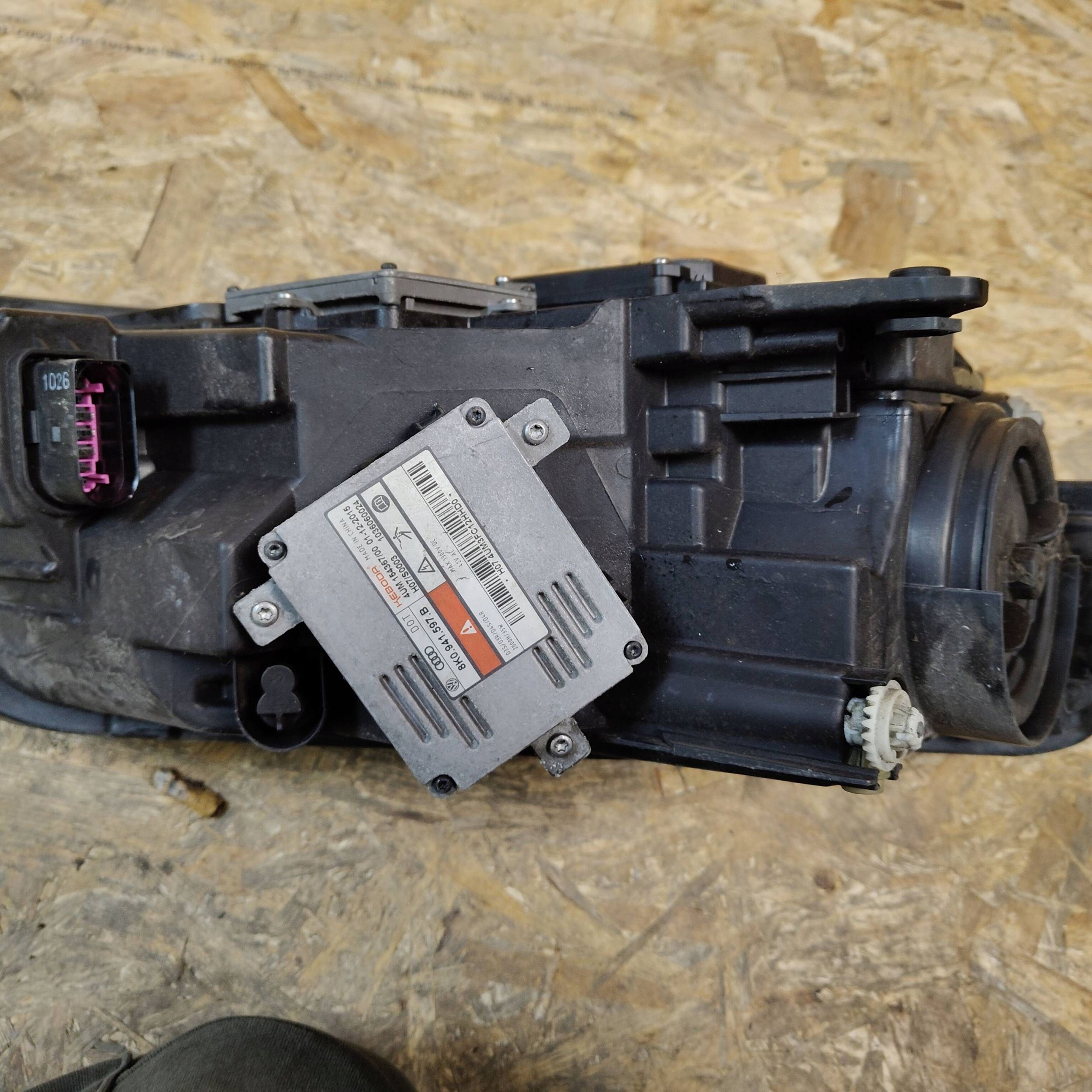 Reflektor front side left Skoda Superb B8 (3V) 3V1941015A ksenon positioning