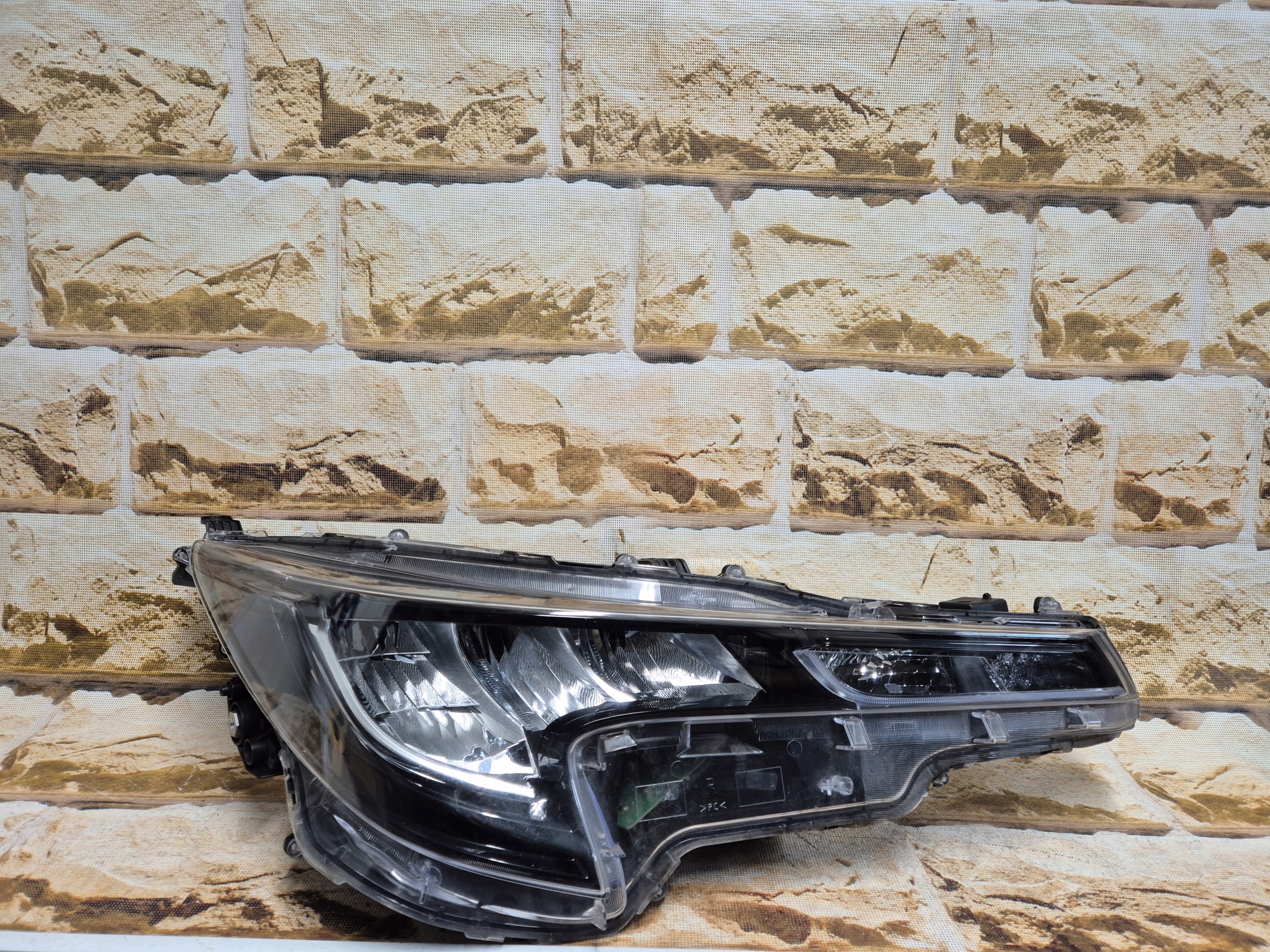 toyota corolla e21 full led prawa lampa igła europa