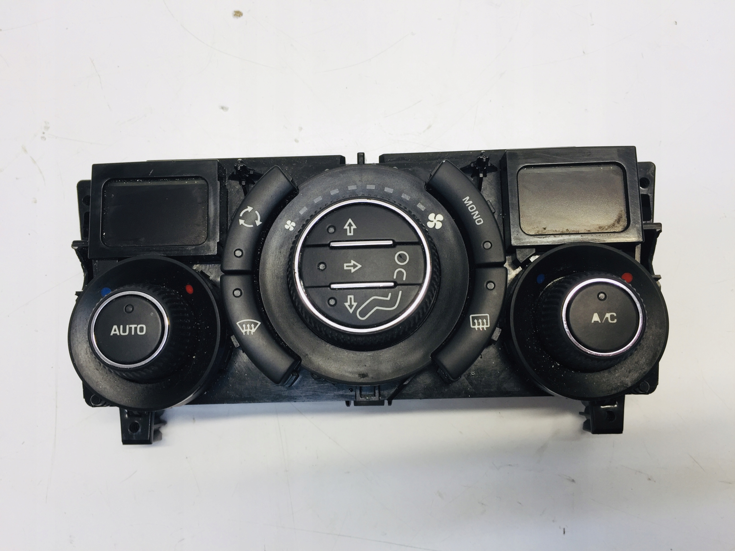 ПАНЕЛЬ КОНДИЦІОНЕРА PEUGEOT RCZ 2011