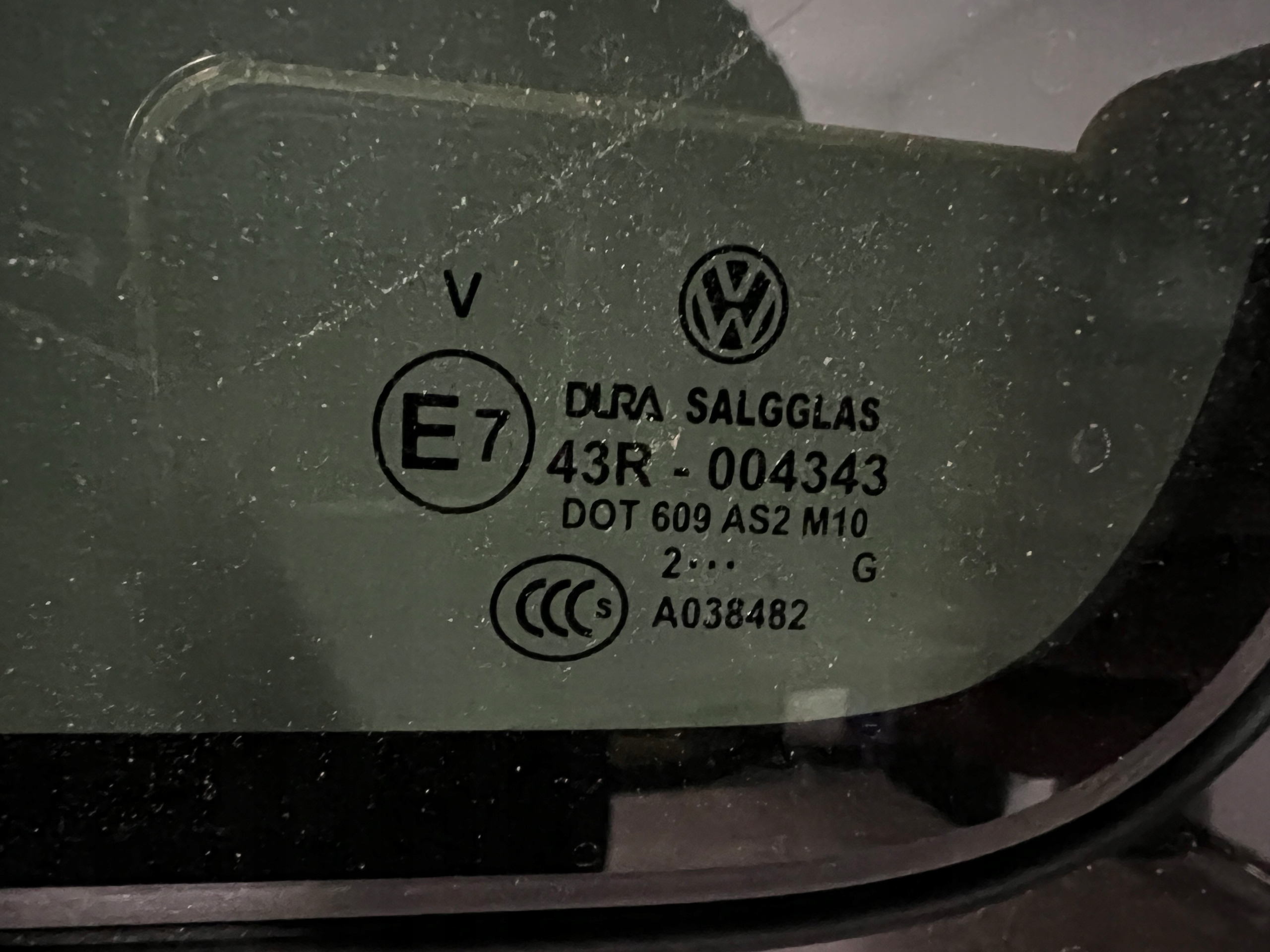 VW CADDY 2003- Szyba lewa karoseryjna środek Numer katalogowy części 8581lgnh