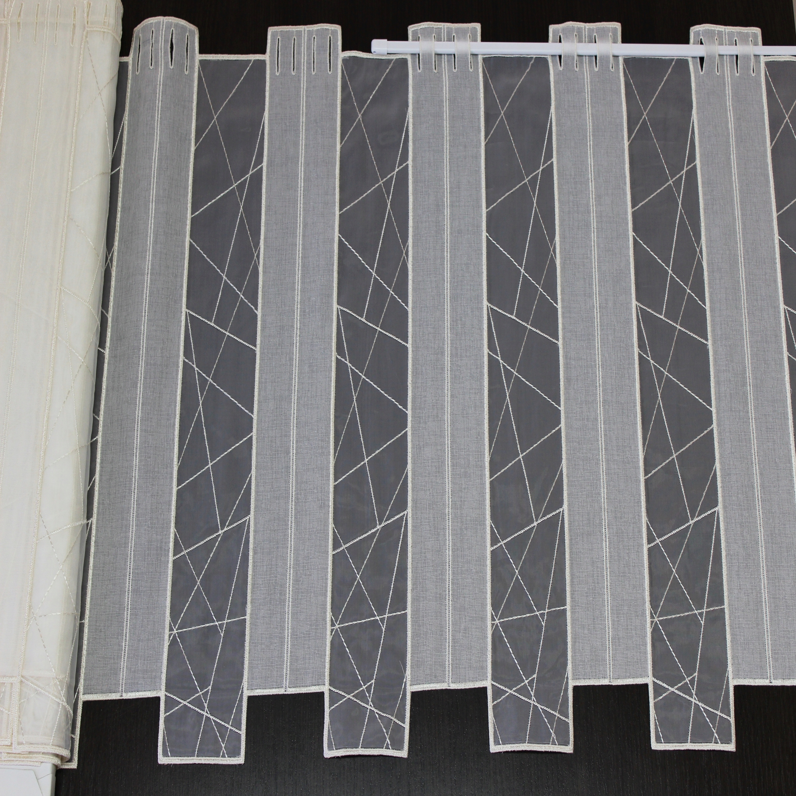 

Zazdrostka lambrekin Haftowana panelowa 55 CM