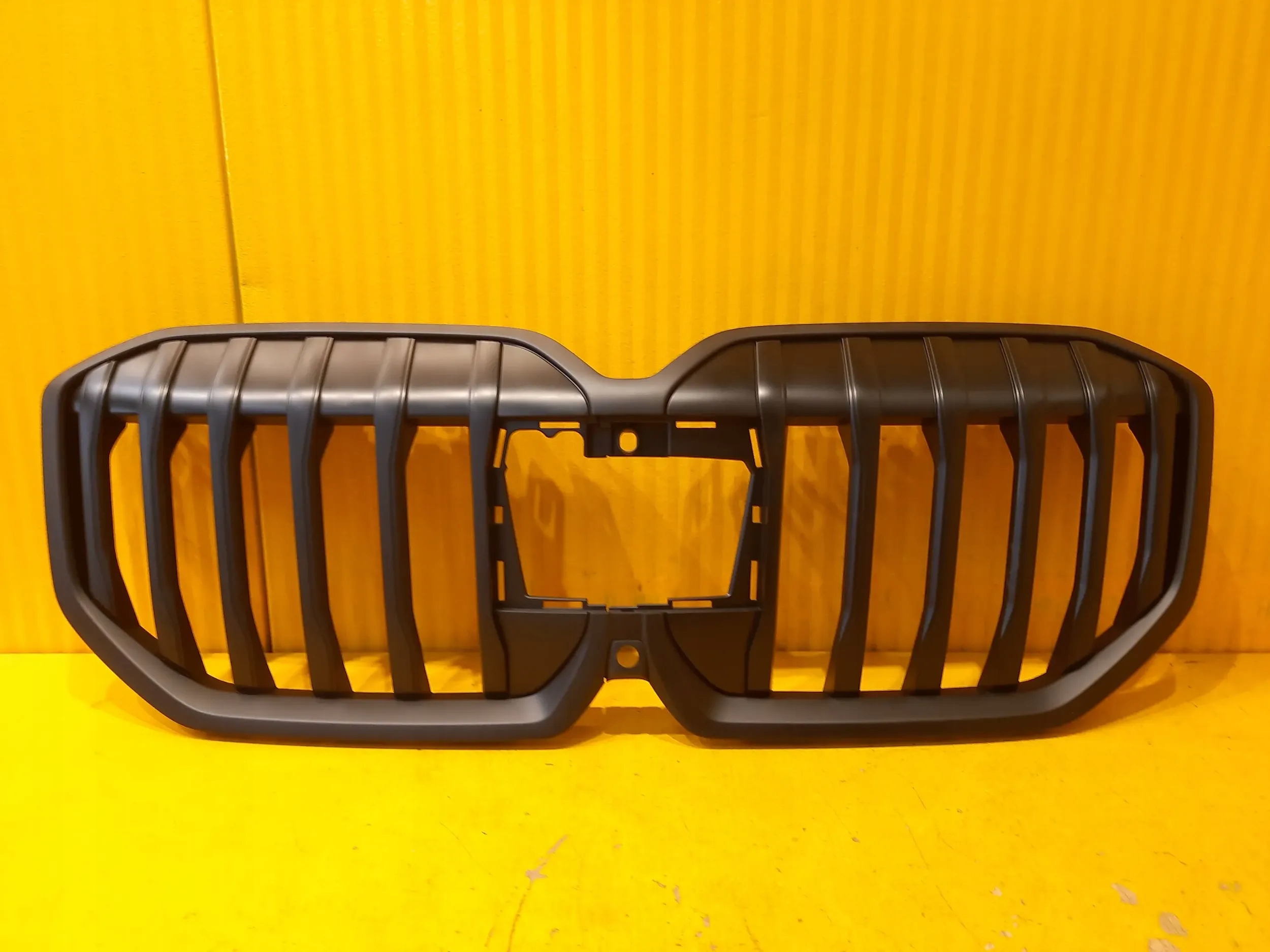 BMW 2 Active Tourer U06 22r.- GRILL ATRAPA 9882243