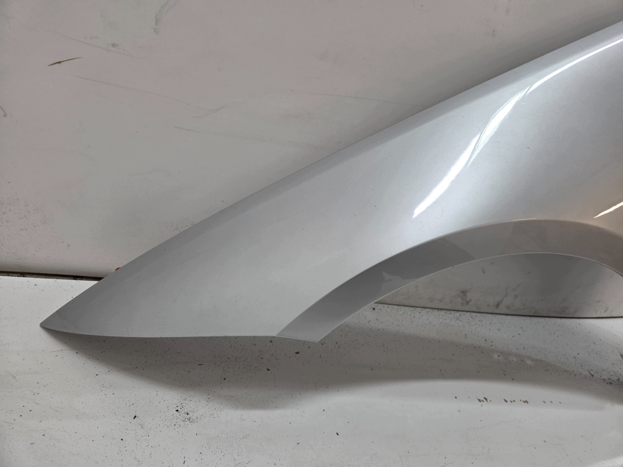 sárvédő bal első BMW E92 E93 TITANSILBER 354/7