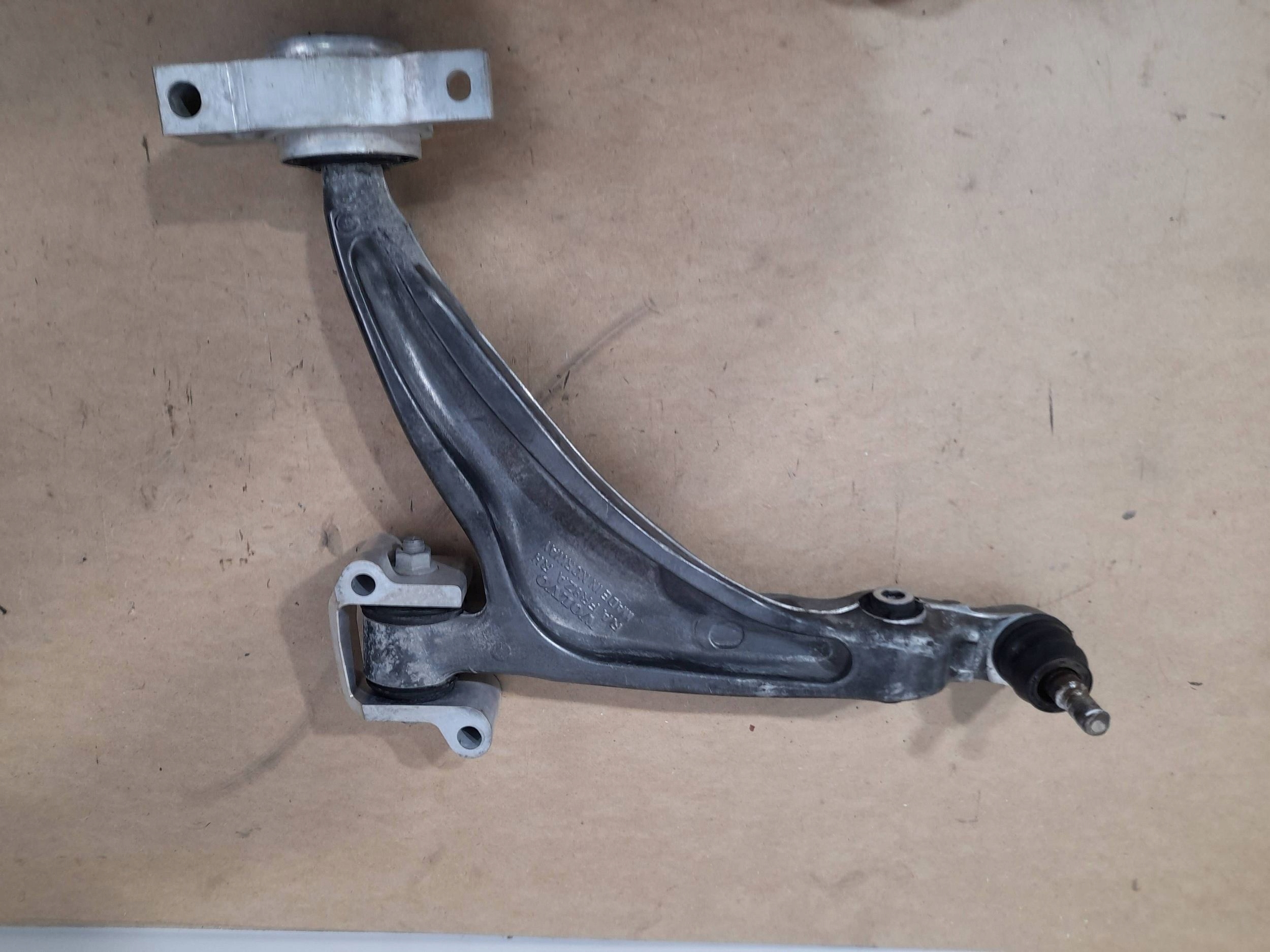 Volvo XC60 II XC 90 II arm front right (Q637)