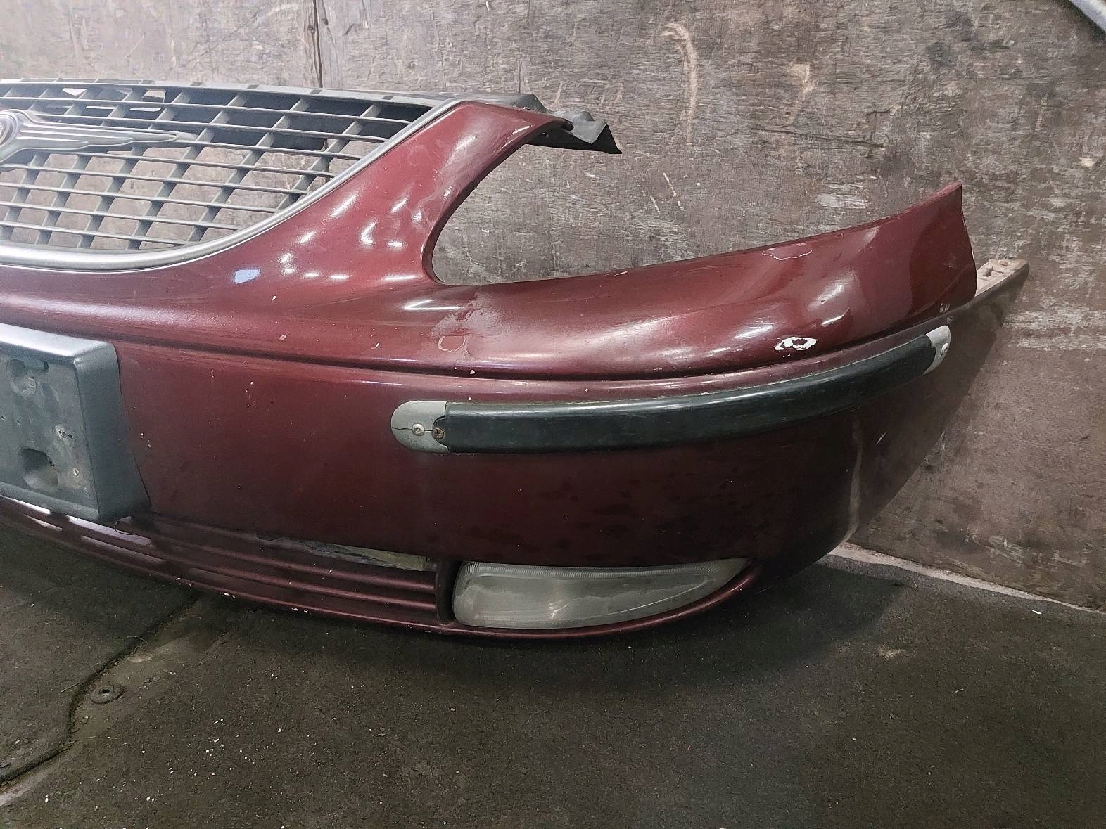 nárazník předek CHRYSLER VOYAGER IV