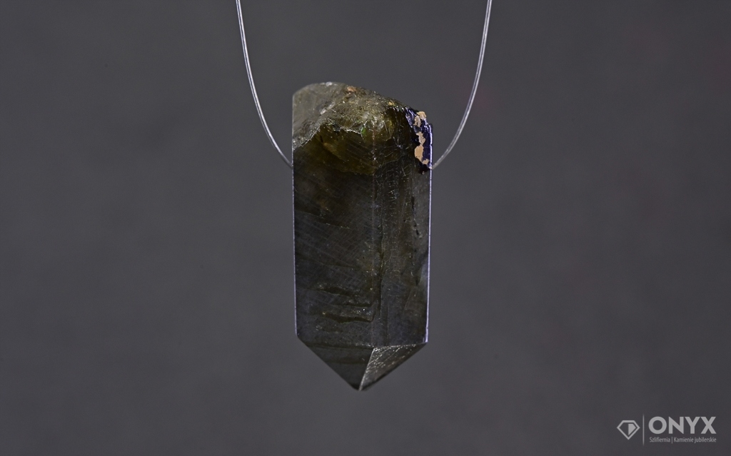 Labradorit provrtaný fazetovaný křišťál 22x10