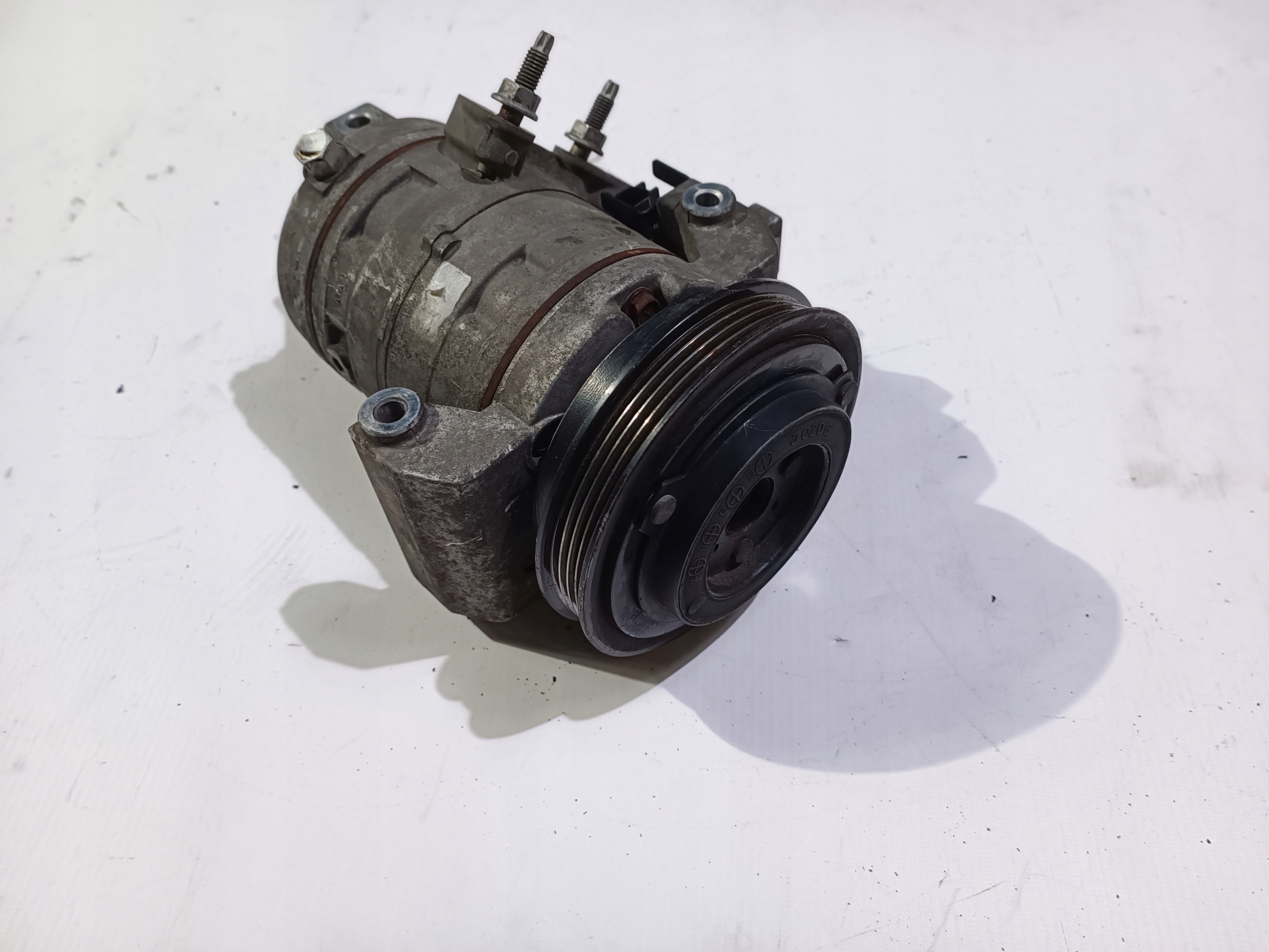 compressor; compressor of the air conditioning Ford Mustang V 3.7 2011-2014