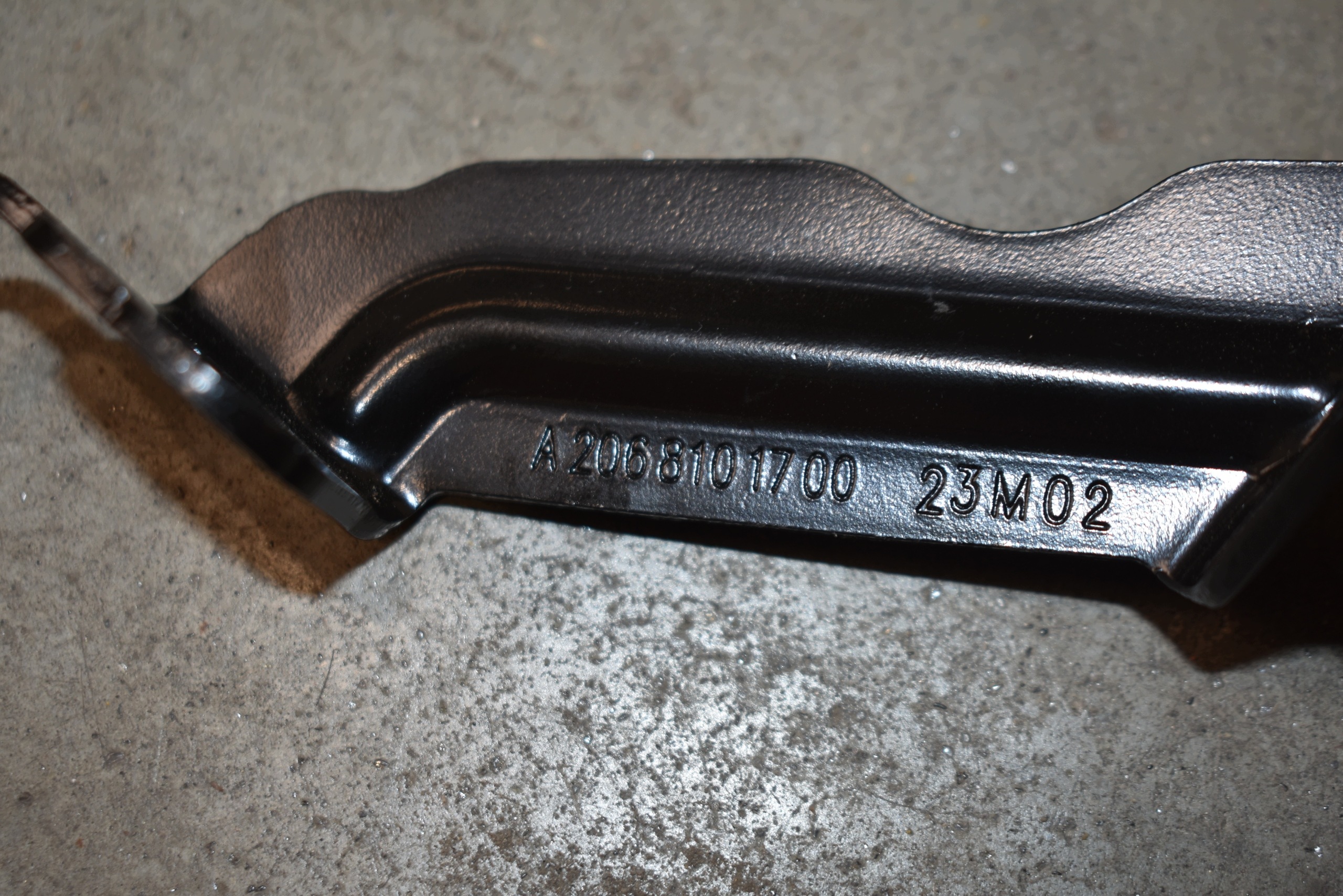 IDEALNE Support plaque Console Gauche MERCEDES W206 1