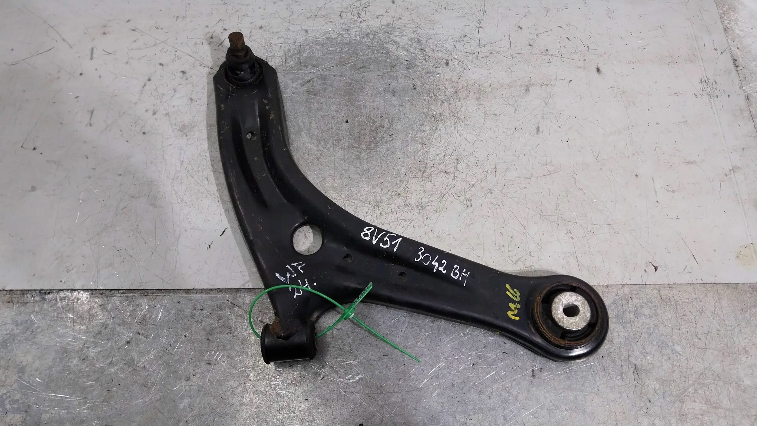 arm right front 8V51-3042-BH FORD FIESTA MK7 08