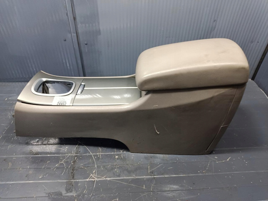 subaru TRIBECA подлокотник