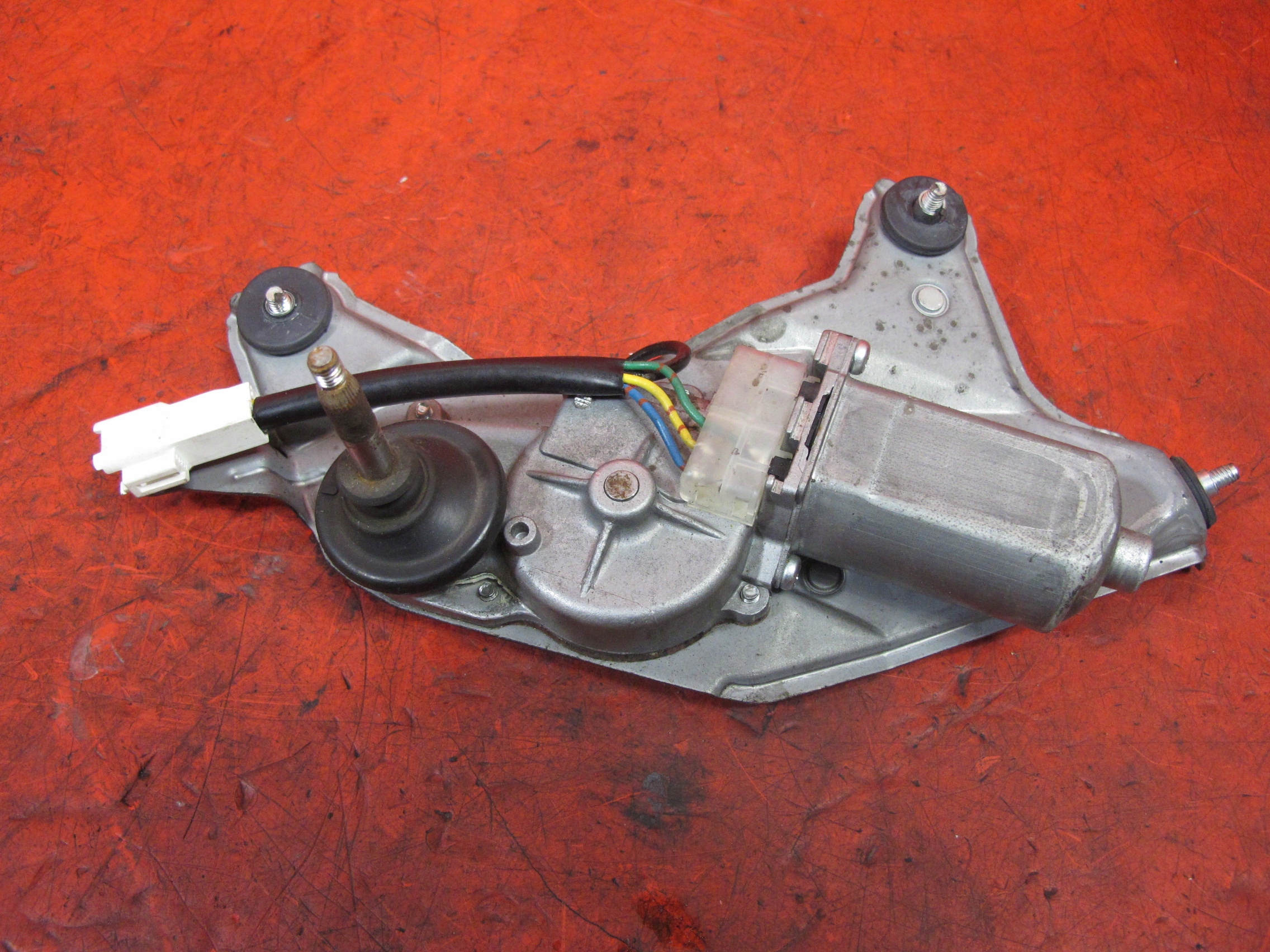 85130-47010 - TOYOTA PRIUS II W20 задний стеклоочиститель