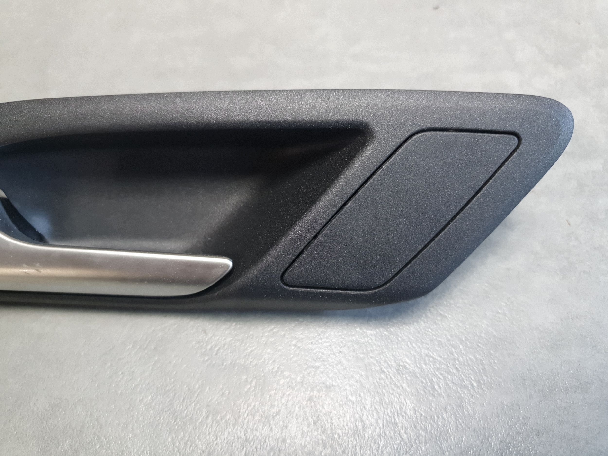 Audi SQ6 e-tron türgriff innen links hinten 85H837019
