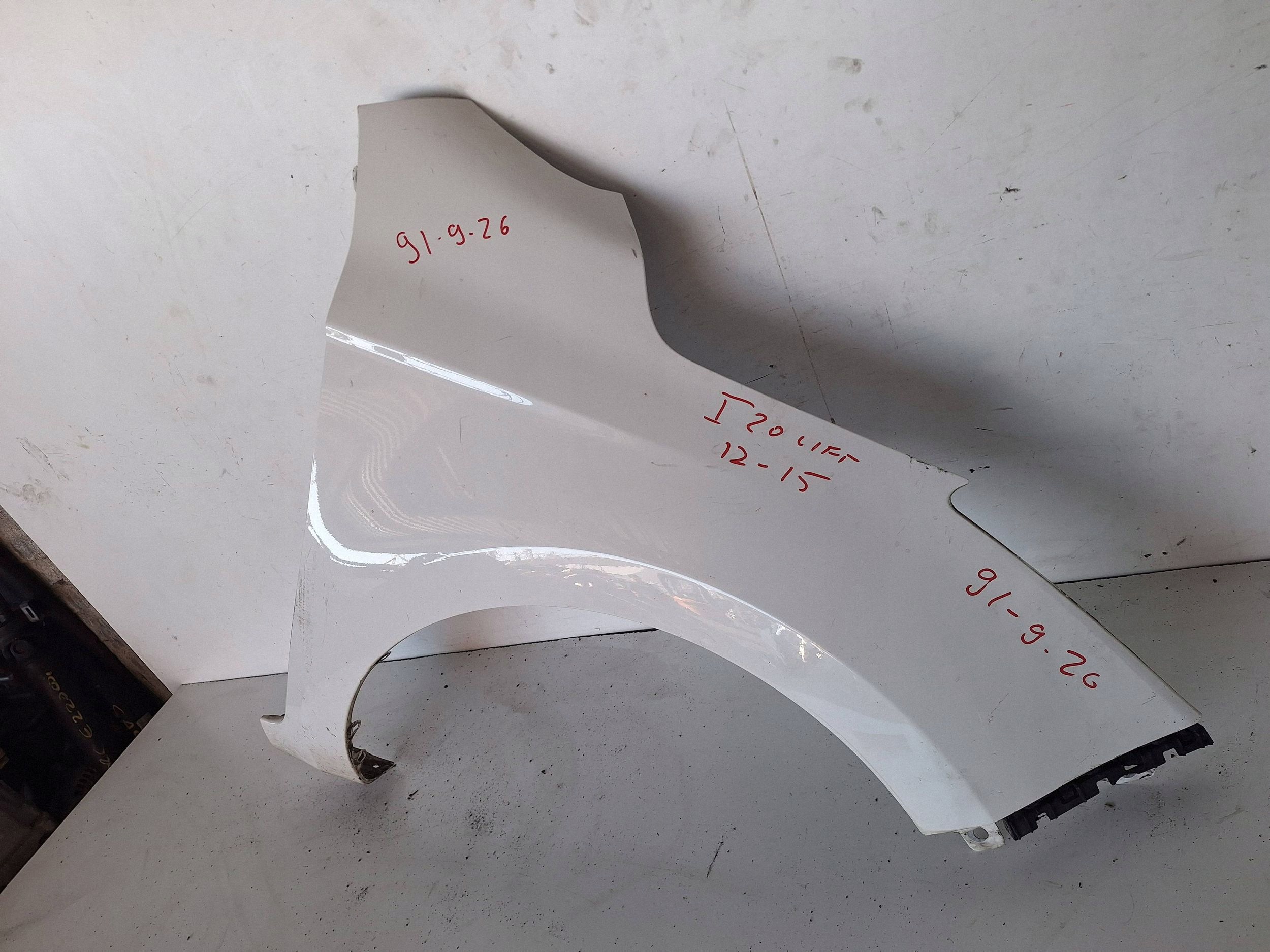HYUNDAI I20 LIFT 12-15 parafango Destra